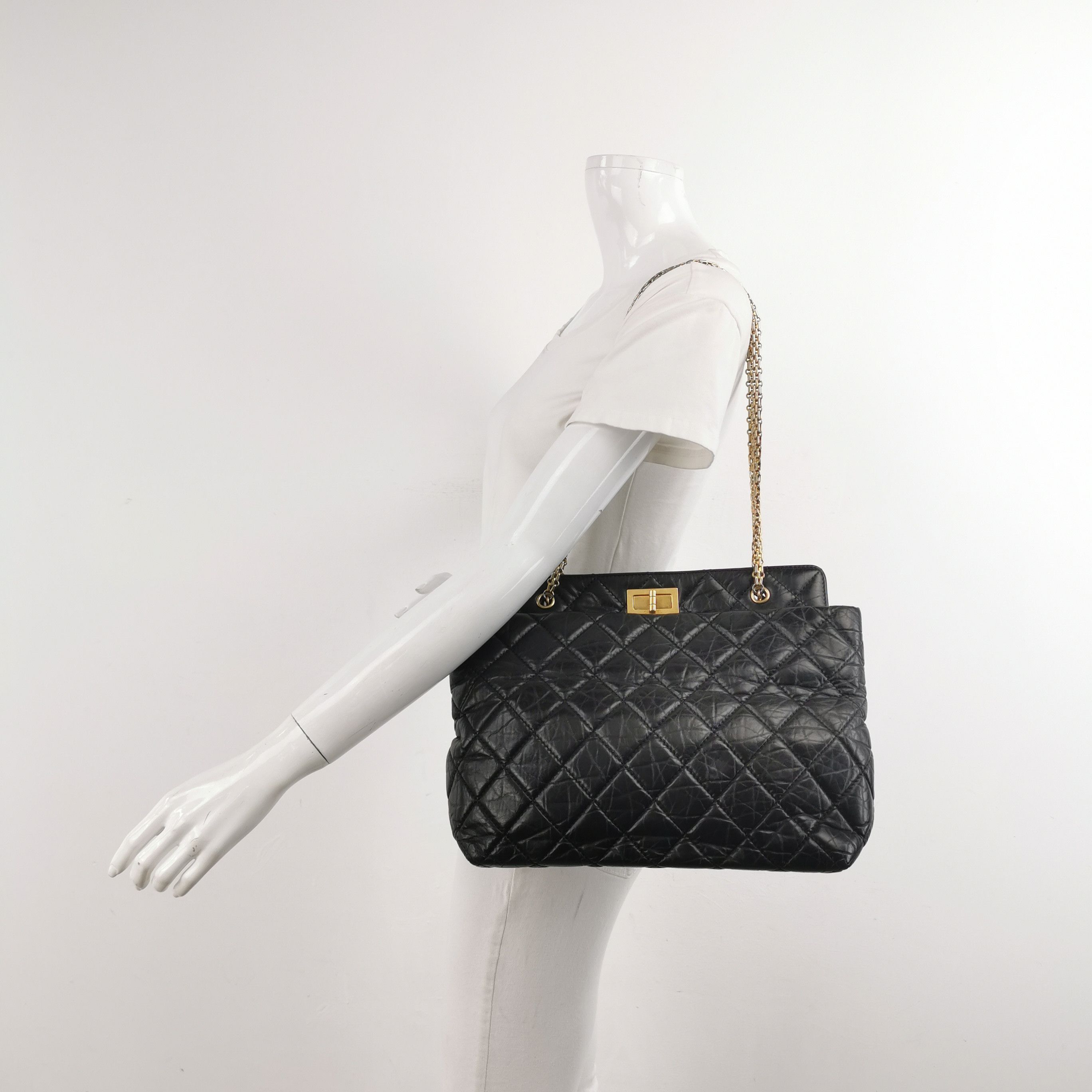 Chanel Chanel Women os Shoulder Bags Size ONE SIZE - 2 Thumbnail