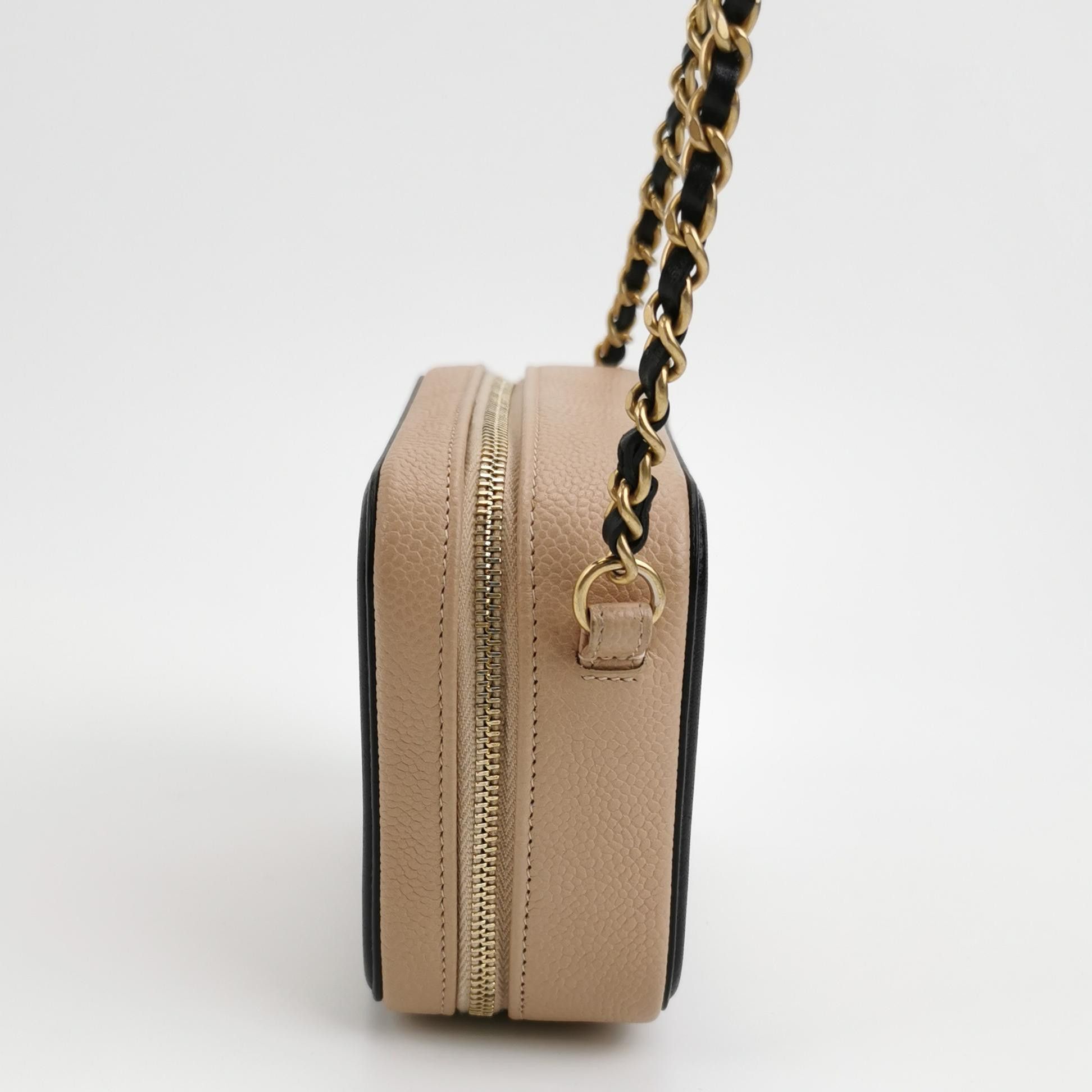 Chanel Chanel Women os Shoulder Bags Size ONE SIZE - 3 Thumbnail