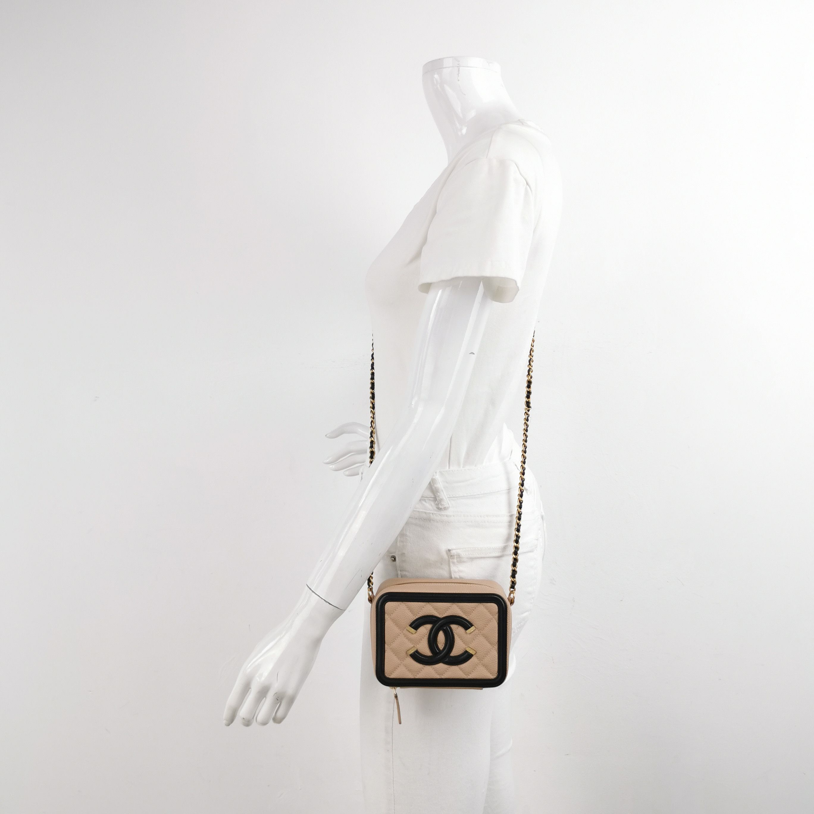 Chanel Chanel Women os Shoulder Bags Size ONE SIZE - 2 Thumbnail