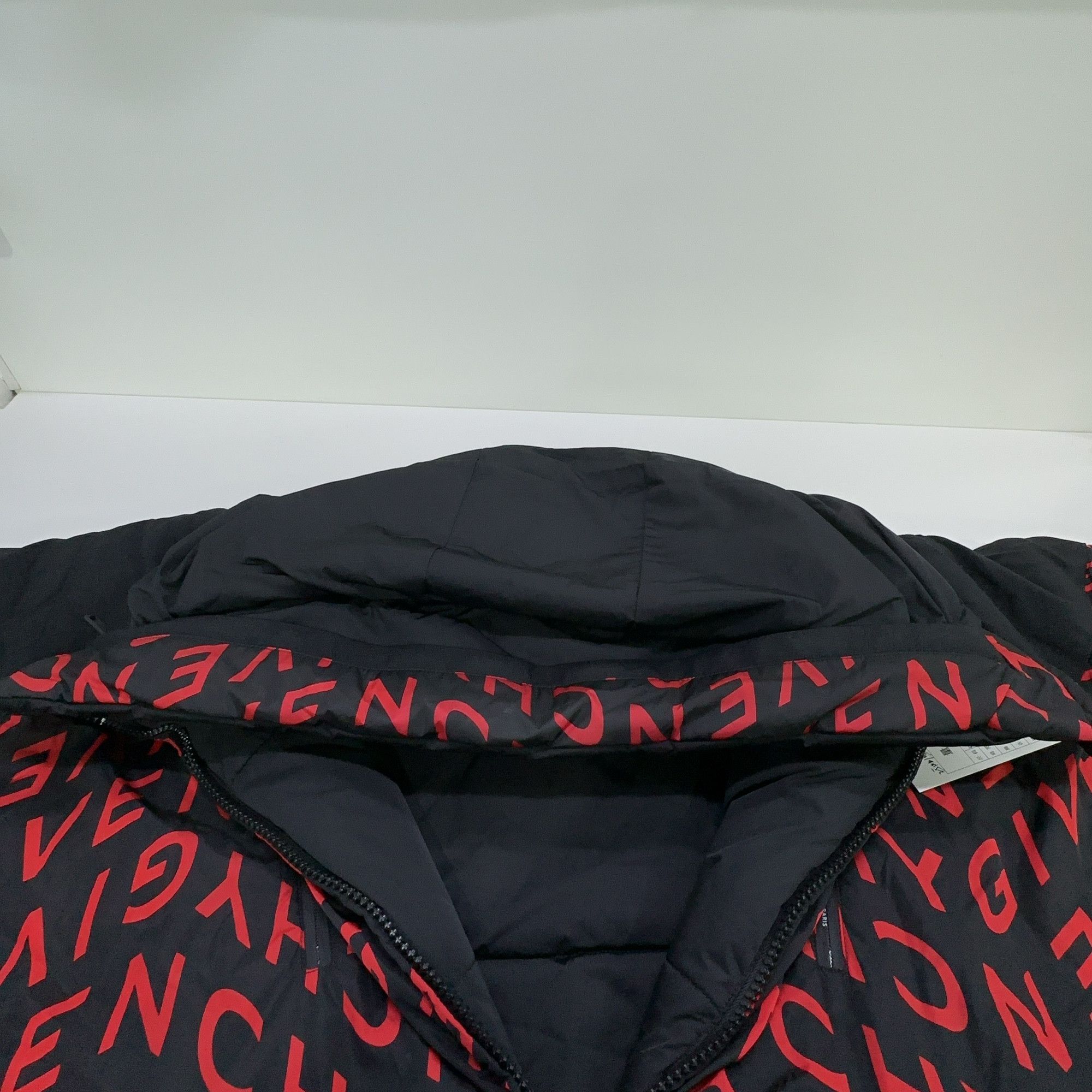 Givenchy Givenchy Red Logo Print Puffer Jacket Size M Size US M / EU 48-50 / 2 - 5 Thumbnail