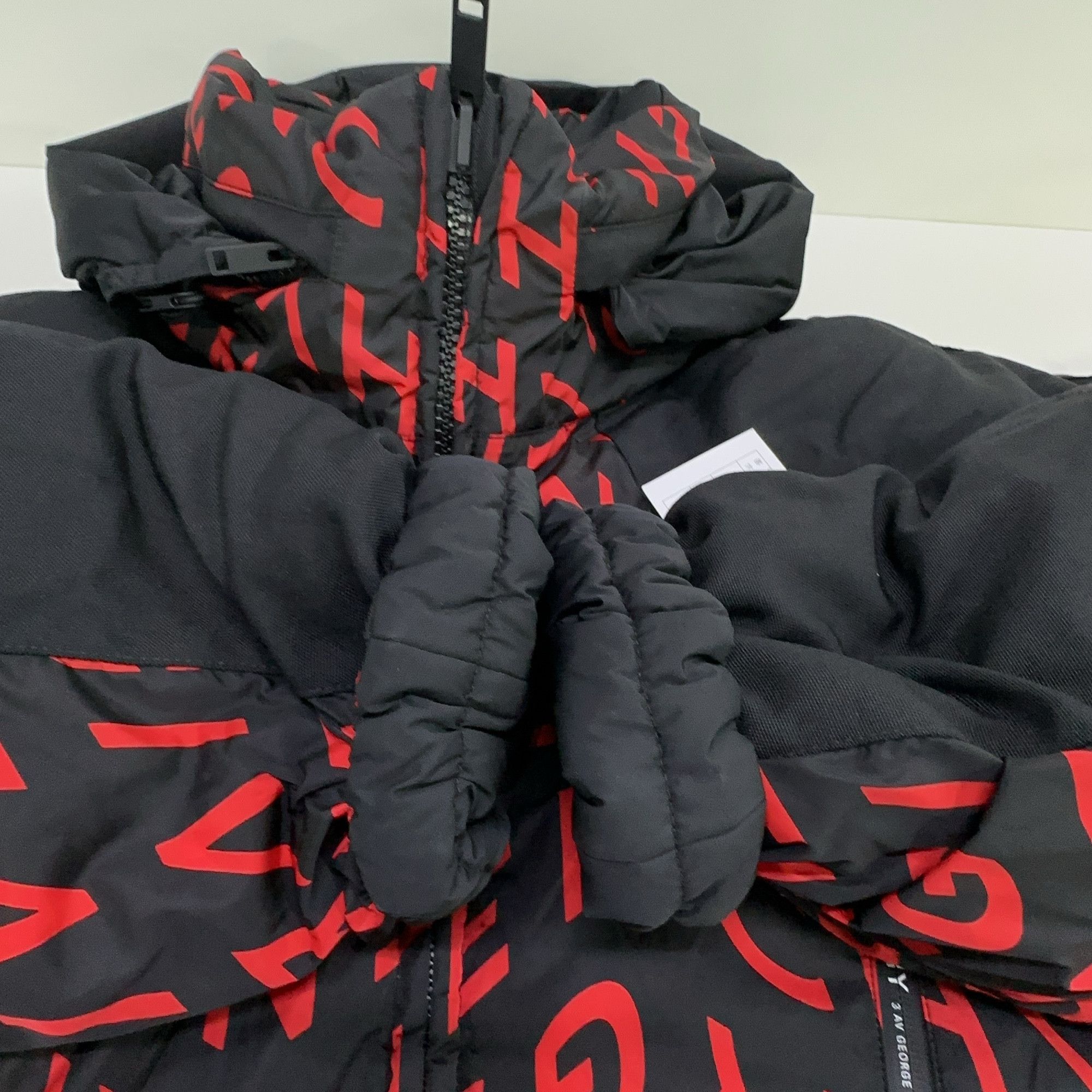Givenchy Givenchy Red Logo Print Puffer Jacket Size M Size US M / EU 48-50 / 2 - 7 Thumbnail