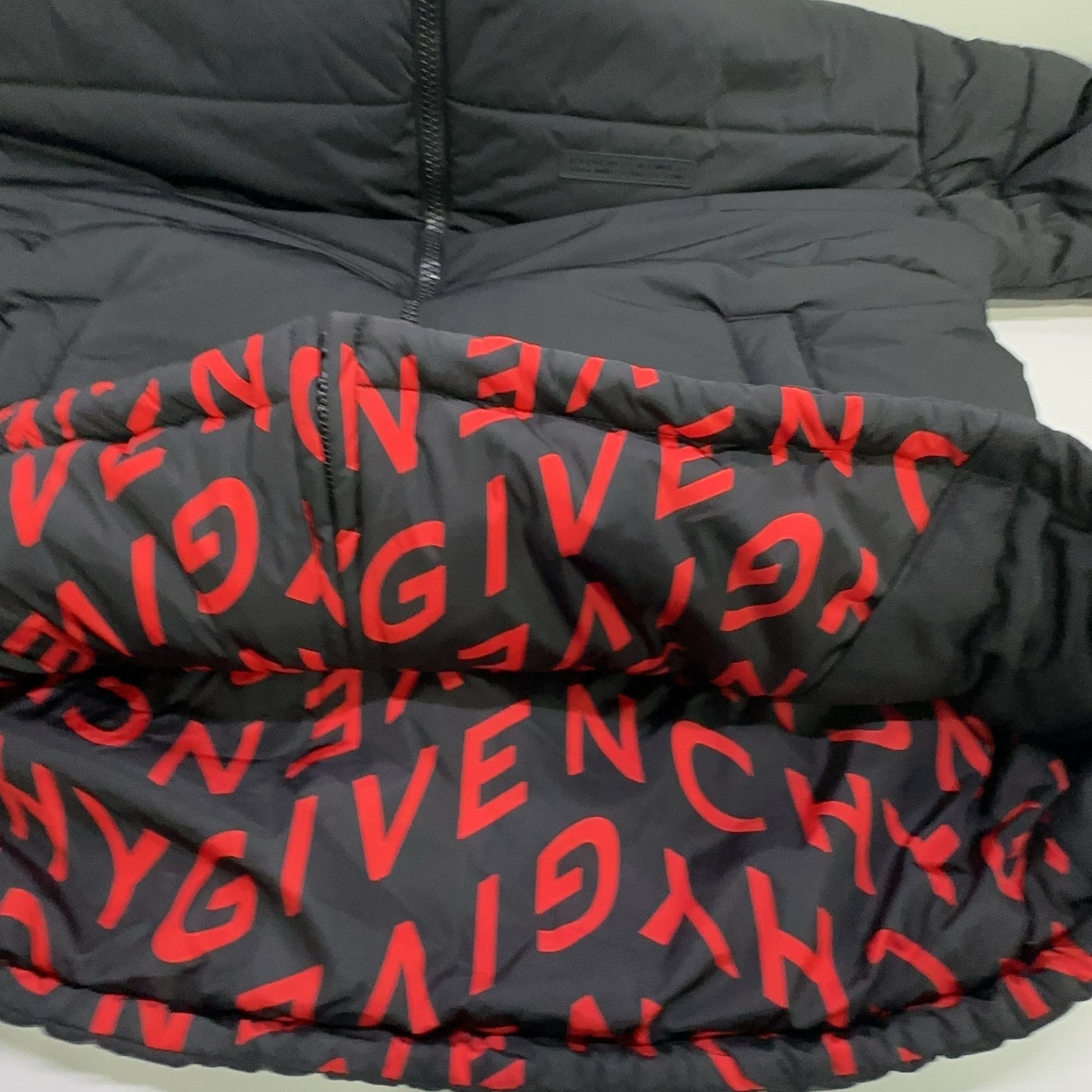 Givenchy Givenchy Red Logo Print Puffer Jacket Size M Size US M / EU 48-50 / 2 - 16 Thumbnail