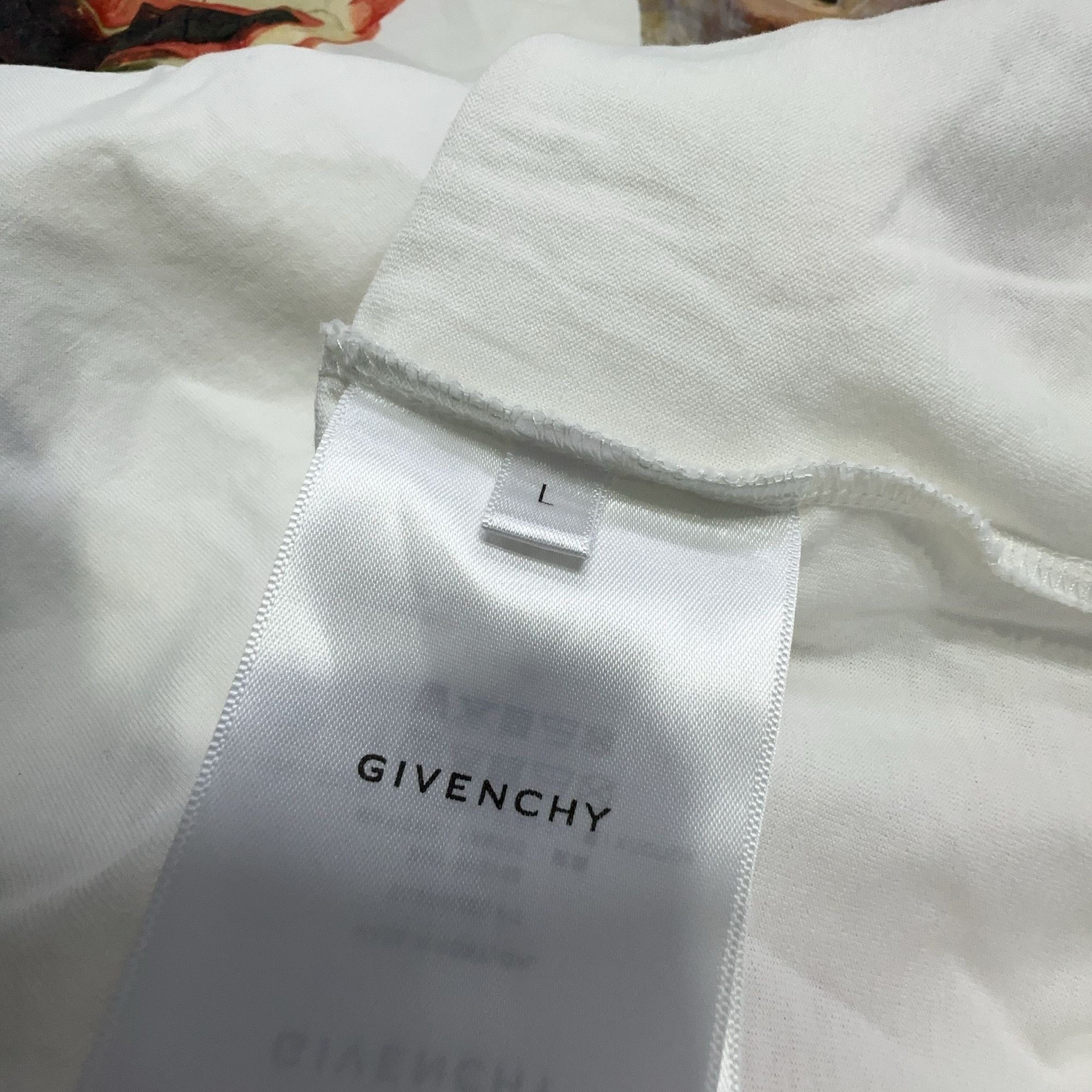Givenchy Givenchy x Josh Smith Graphic T-Shirt Size L Size US L / EU 52-54 / 3 - 3 Thumbnail