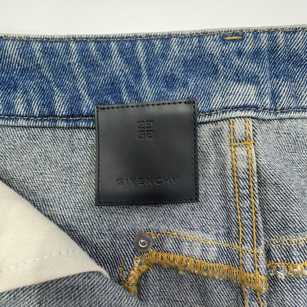 Givenchy Givenchy Chain Detail Denim Mini Skirt Size 40 Size 28" / US 6 / IT 42 - 3 Thumbnail