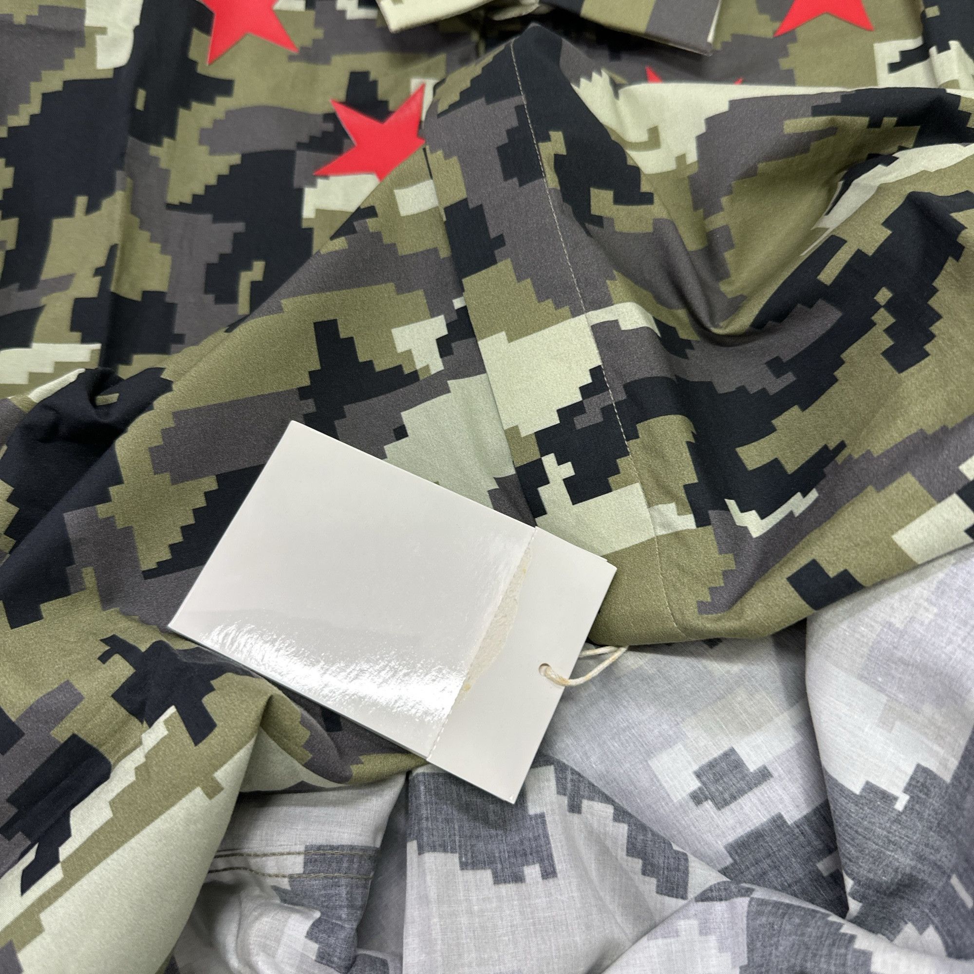 Givenchy Givenchy Digital Camo Star Shirt Size 40 Size US XXS / EU 40 - 5 Thumbnail