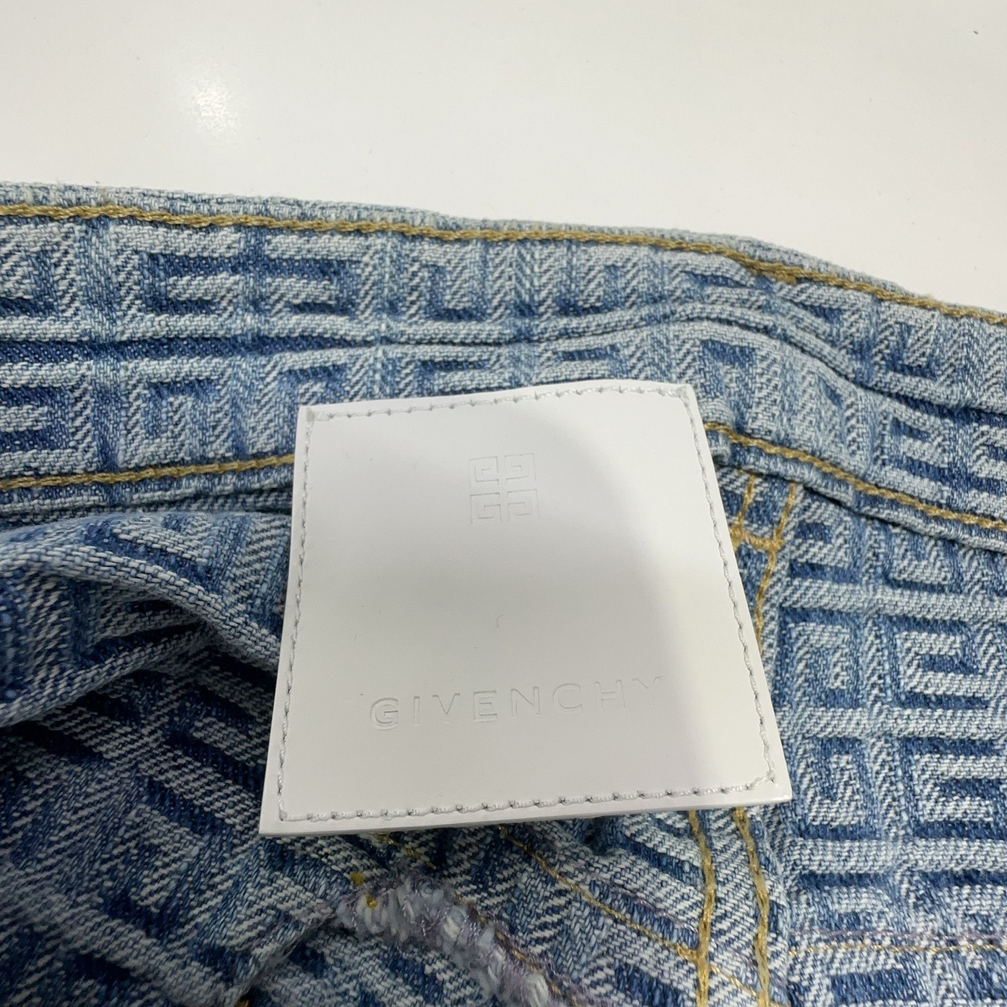 Givenchy Givenchy Monogram Denim Shorts Size 31 Size US 31 - 6 Thumbnail