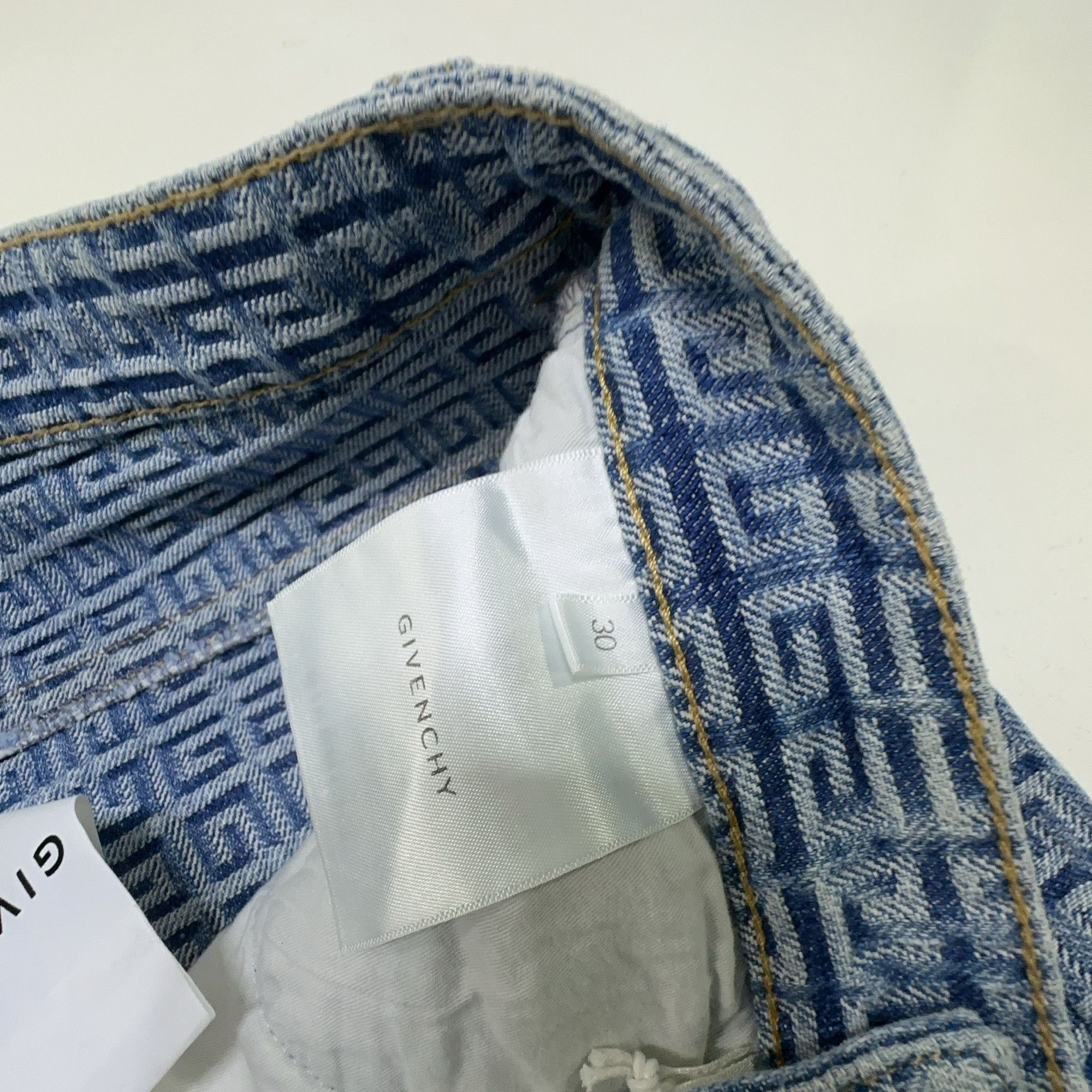 Givenchy Givenchy Monogram Print Denim Jeans Size 30 Size US 30 / EU 46 - 4 Thumbnail