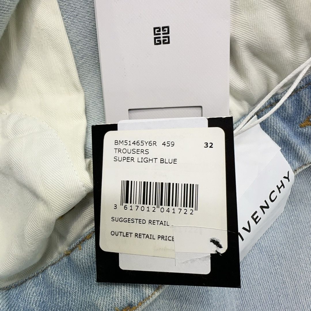 Givenchy Givenchy Light Wash Jeans Size 32 Size US 32 / EU 48 - 4 Thumbnail