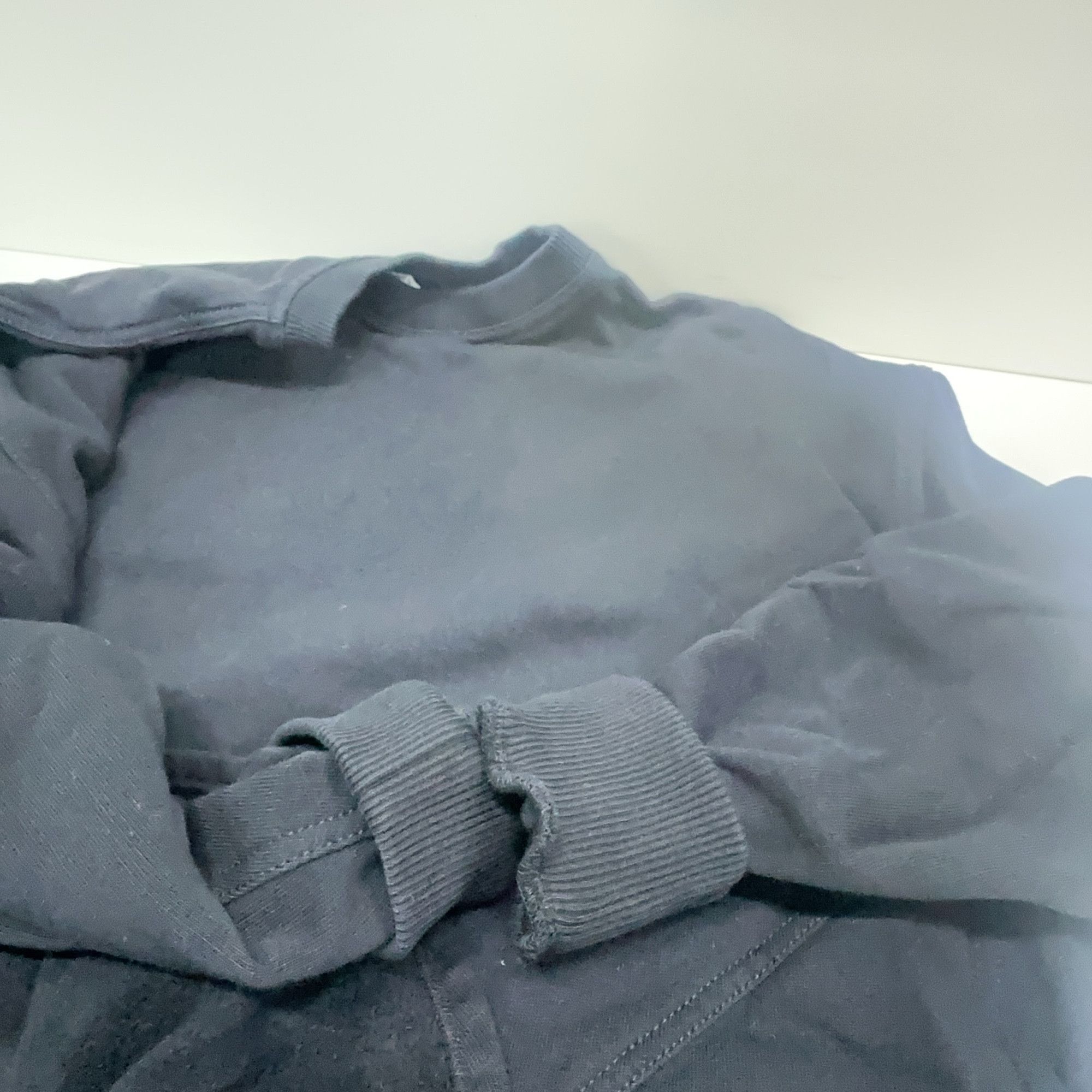 Givenchy Givenchy Ruffle Hem Sweatshirt Size XS Size XS / US 0-2 / IT 36-38 - 8 Thumbnail