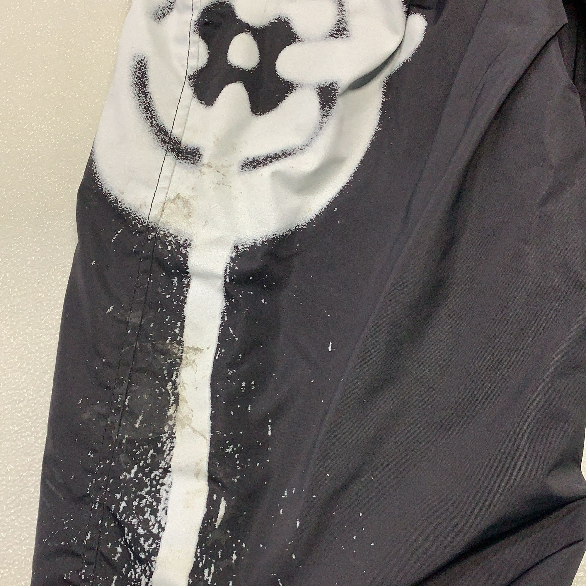 Givenchy Givenchy x Chito Spray Print Hooded Jacket Size 50 Size US M / EU 48-50 / 2 - 11 Thumbnail