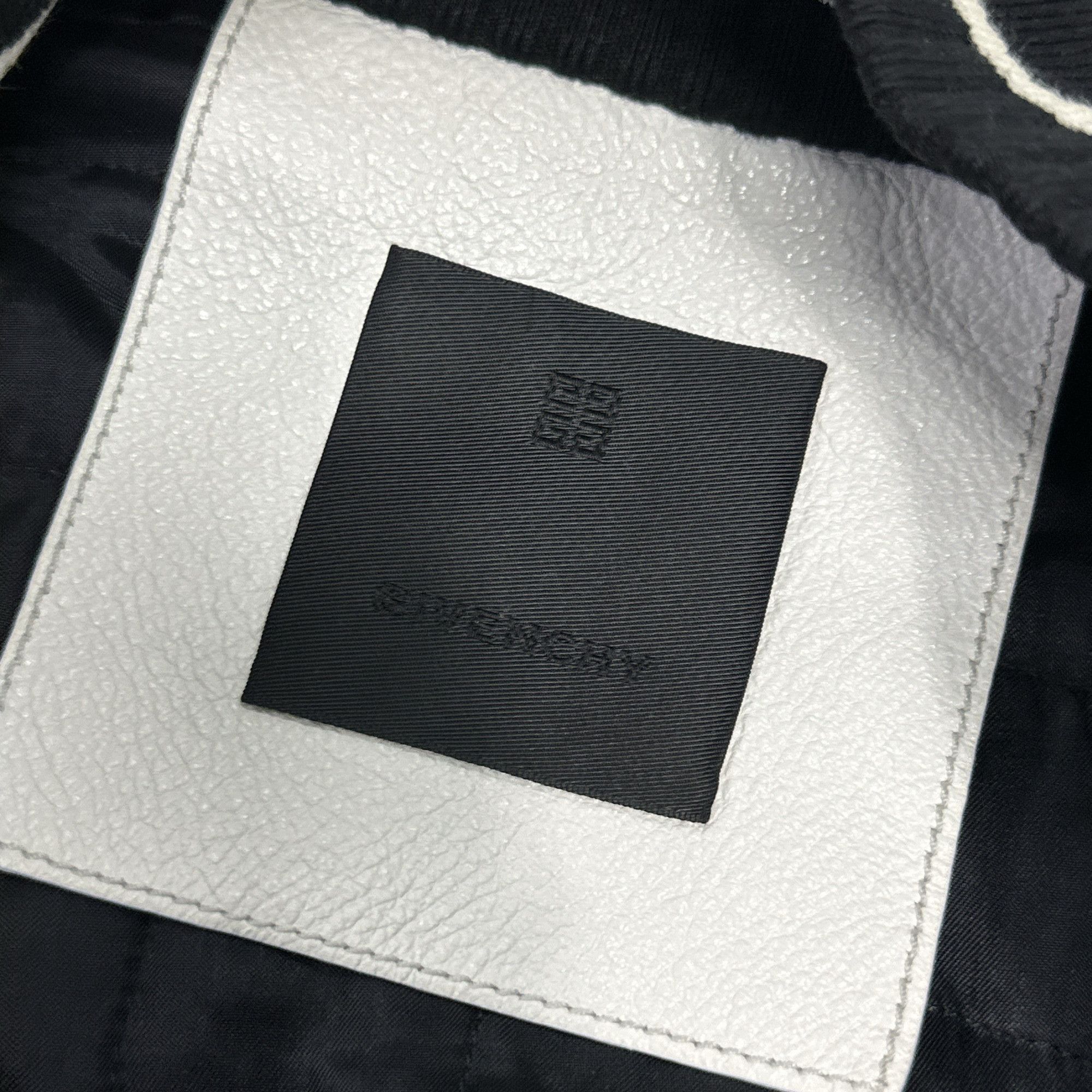 Givenchy Givenchy Logo Varsity Jacket Size M Size US M / EU 48-50 / 2 - 3 Thumbnail