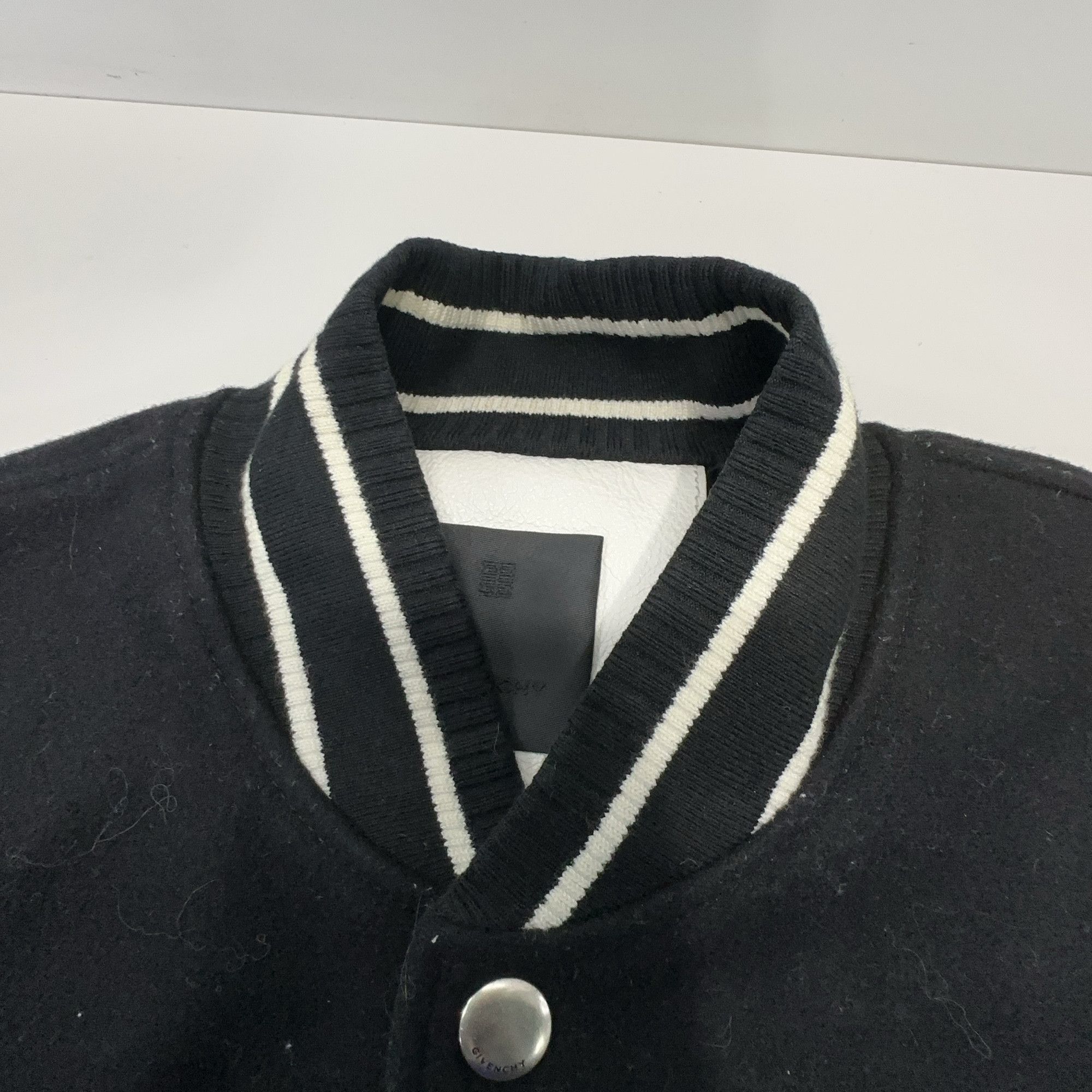 Givenchy Givenchy Logo Varsity Jacket Size M Size US M / EU 48-50 / 2 - 6 Thumbnail