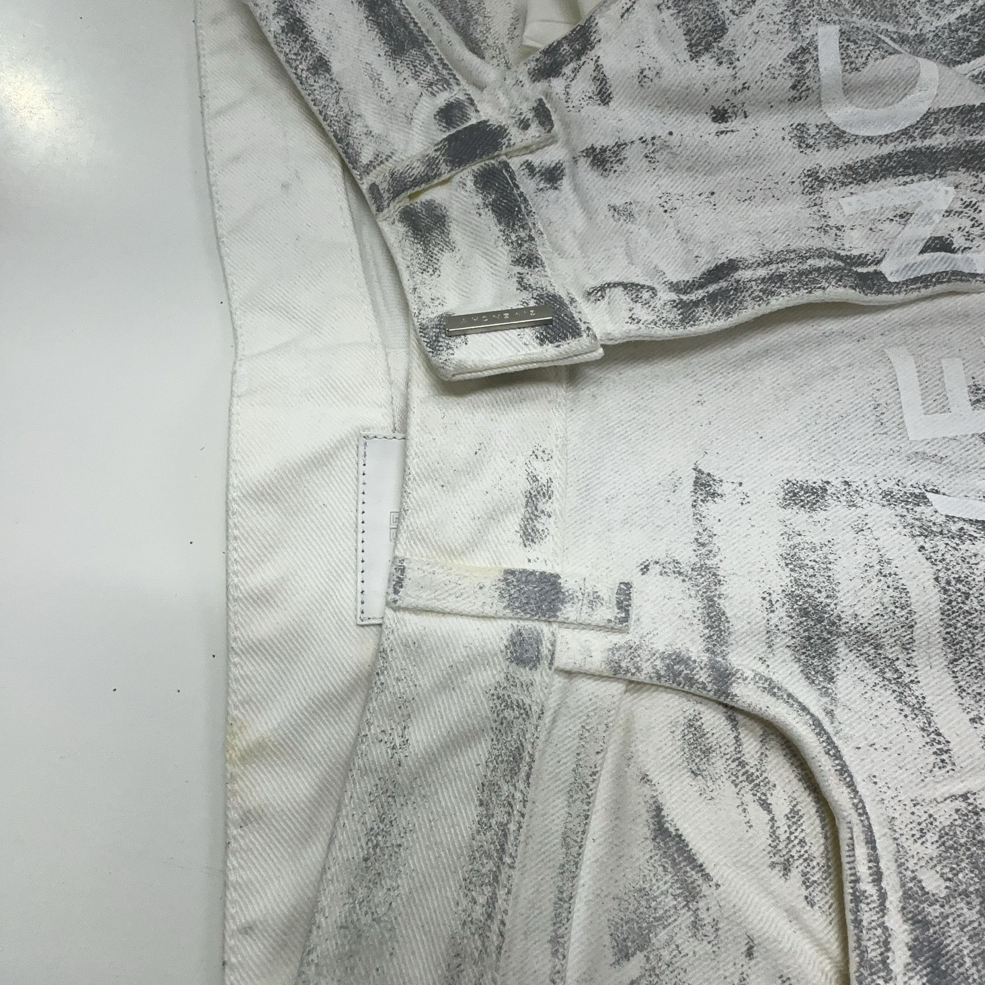 Givenchy Givenchy Trompe L'oeil Print Denim Jeans Size 30 Size US 30 / EU 46 - 7 Thumbnail