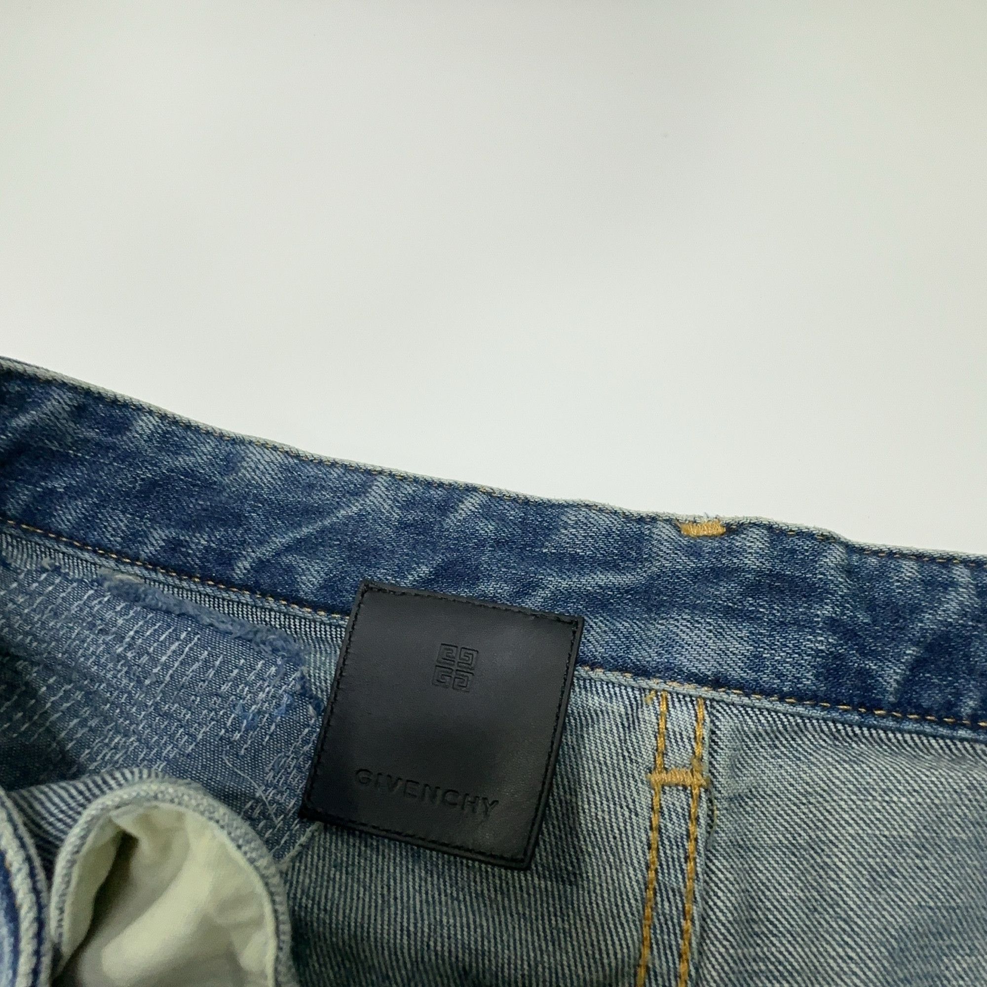 Givenchy Givenchy Distressed Jeans Size US 36 Size US 36 / EU 52 - 4 Thumbnail
