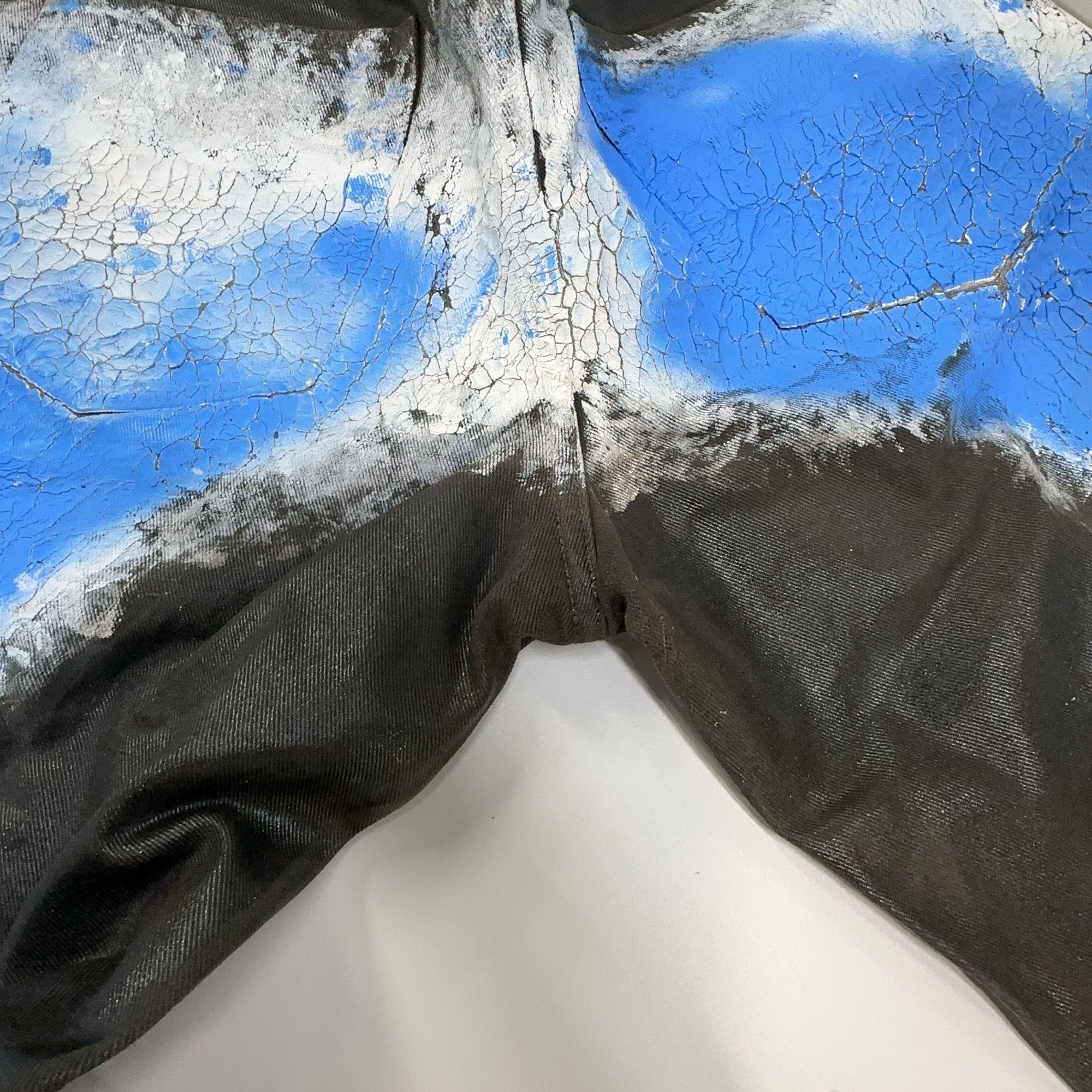 Givenchy Givenchy Cracked Paint Denim Jeans Size 32 Size US 32 / EU 48 - 8 Thumbnail