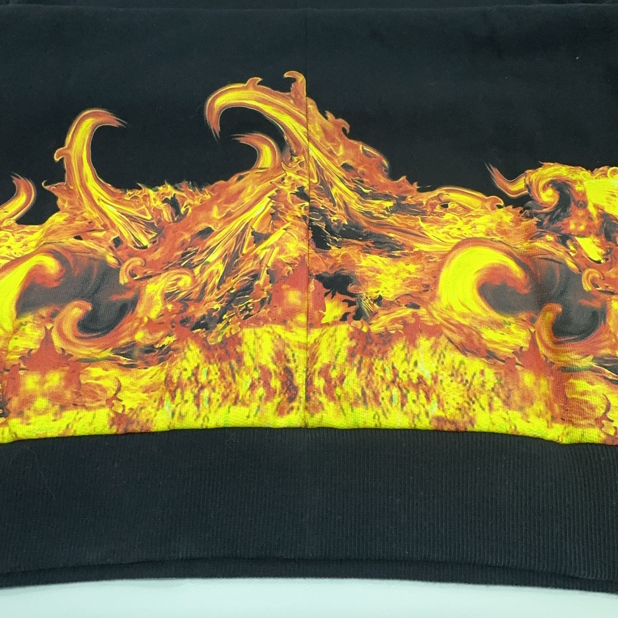 Givenchy Givenchy Fire Print Sweatshirt XL Size US XL / EU 56 / 4 - 10 Thumbnail