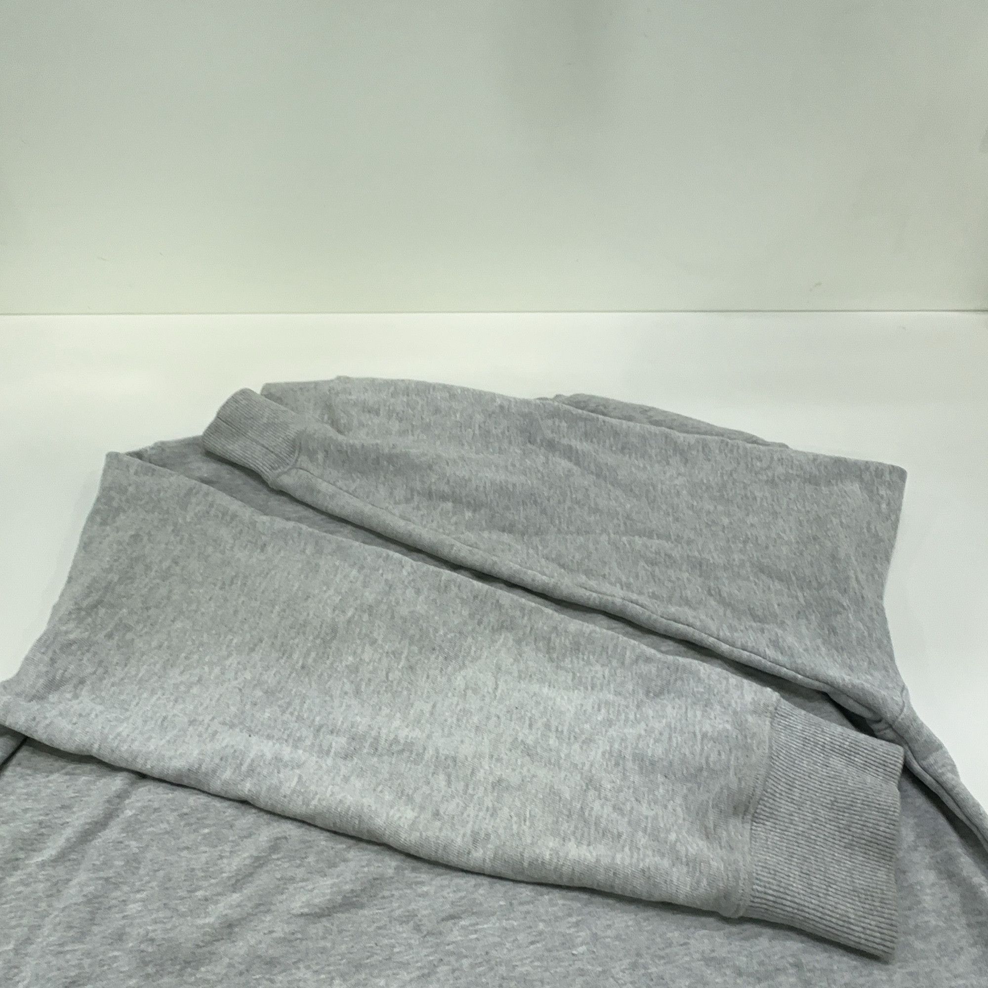Givenchy Givenchy Logo Print Sweatshirt XL Size US XL / EU 56 / 4 - 14 Thumbnail