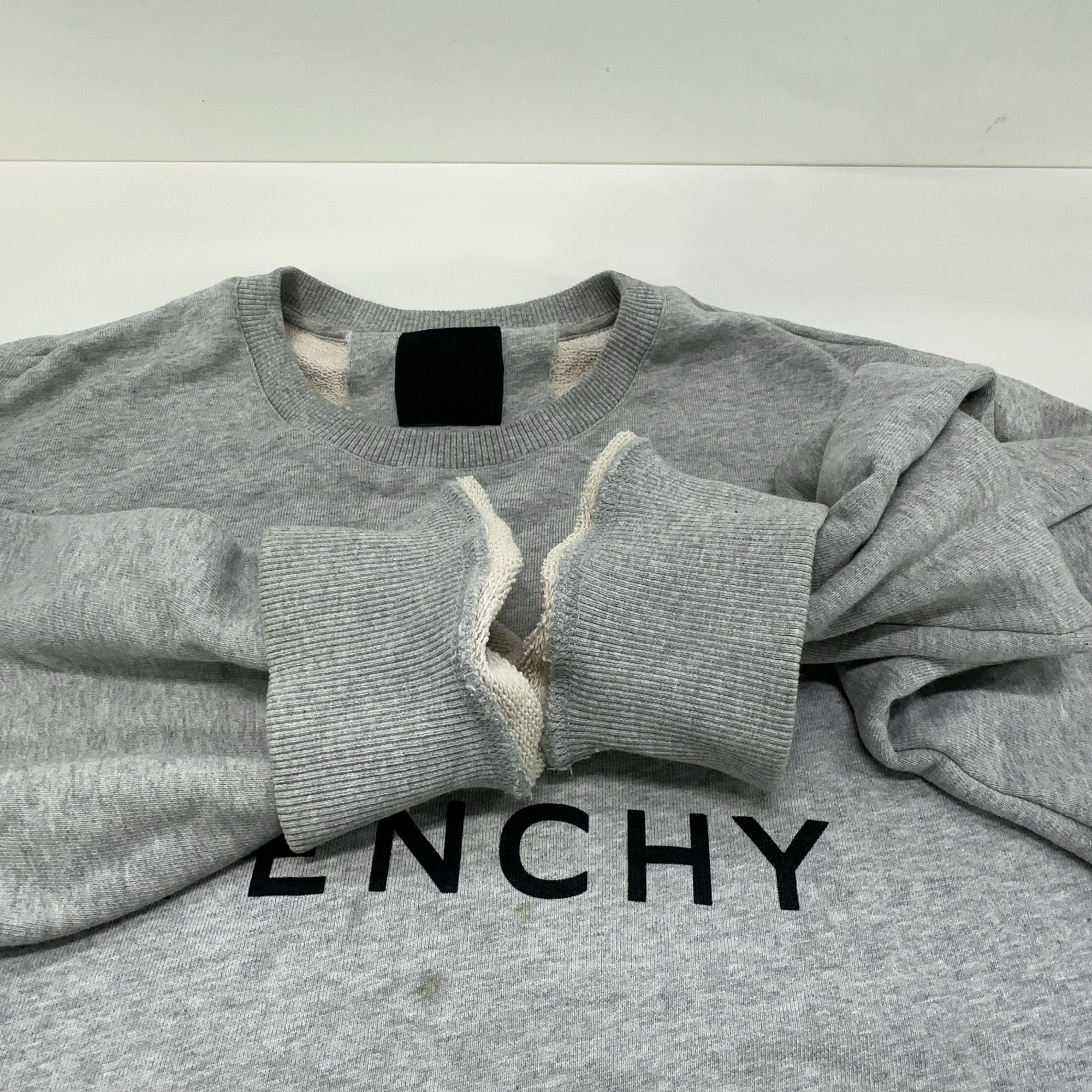 Givenchy Givenchy Logo Print Sweatshirt XL Size US XL / EU 56 / 4 - 10 Thumbnail