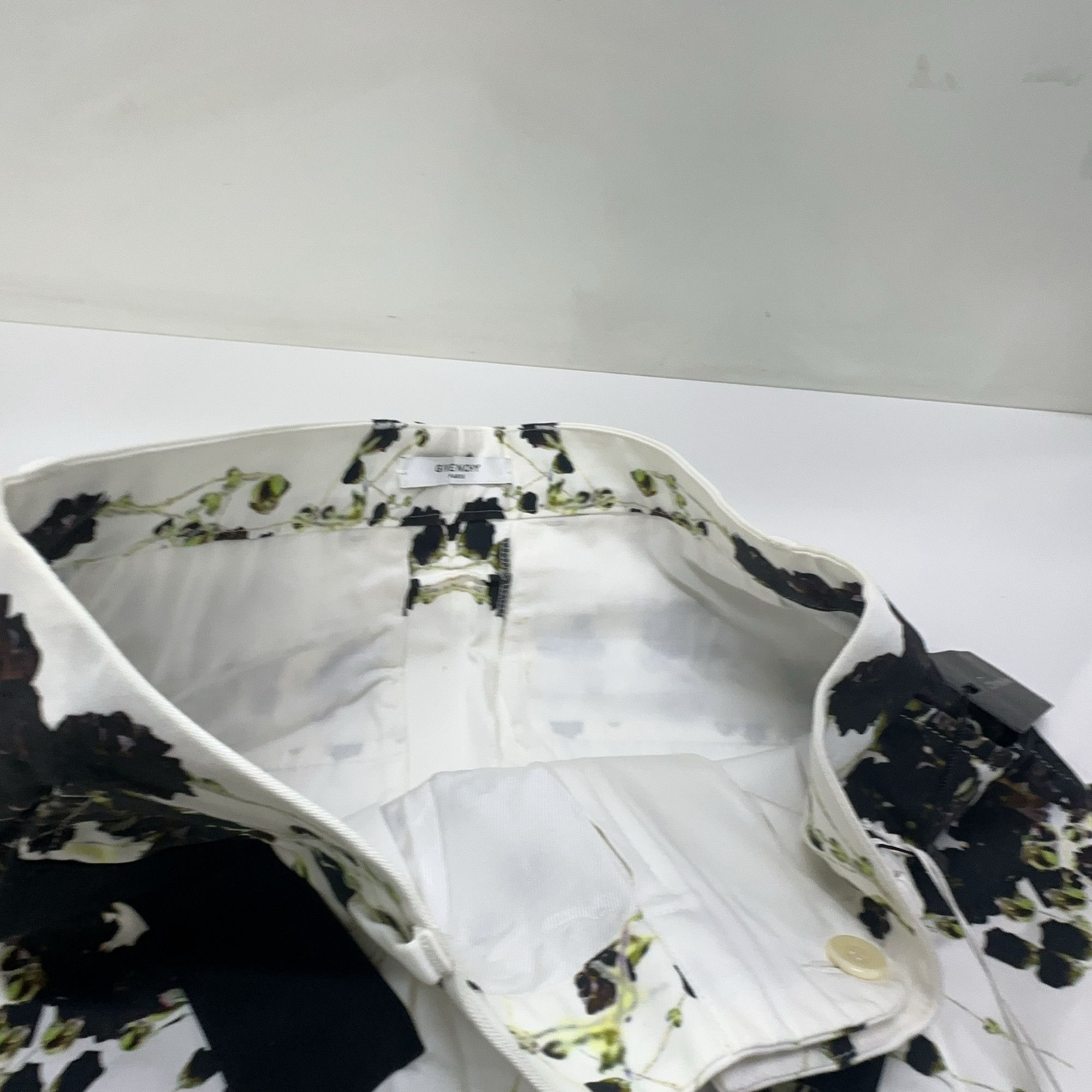 Givenchy Givenchy Floral Print Shorts Size 48 Size US 32 / EU 48 - 6 Thumbnail