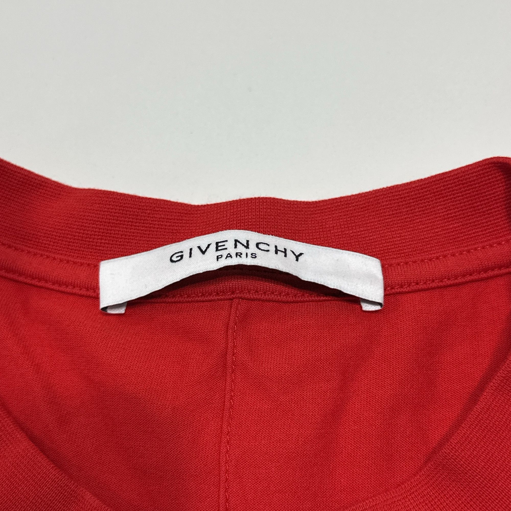 Givenchy Givenchy Graphic Red T-Shirt Size S Size US S / EU 44-46 / 1 - 3 Thumbnail