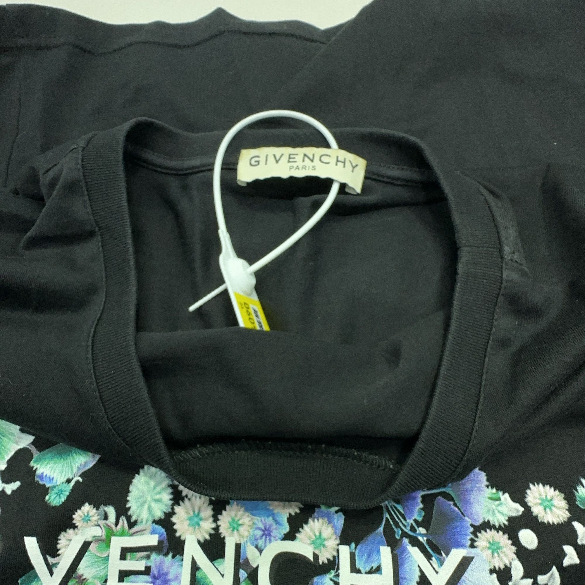 Givenchy Givenchy Floral Logo T-Shirt Size M Size US M / EU 48-50 / 2 - 5 Thumbnail