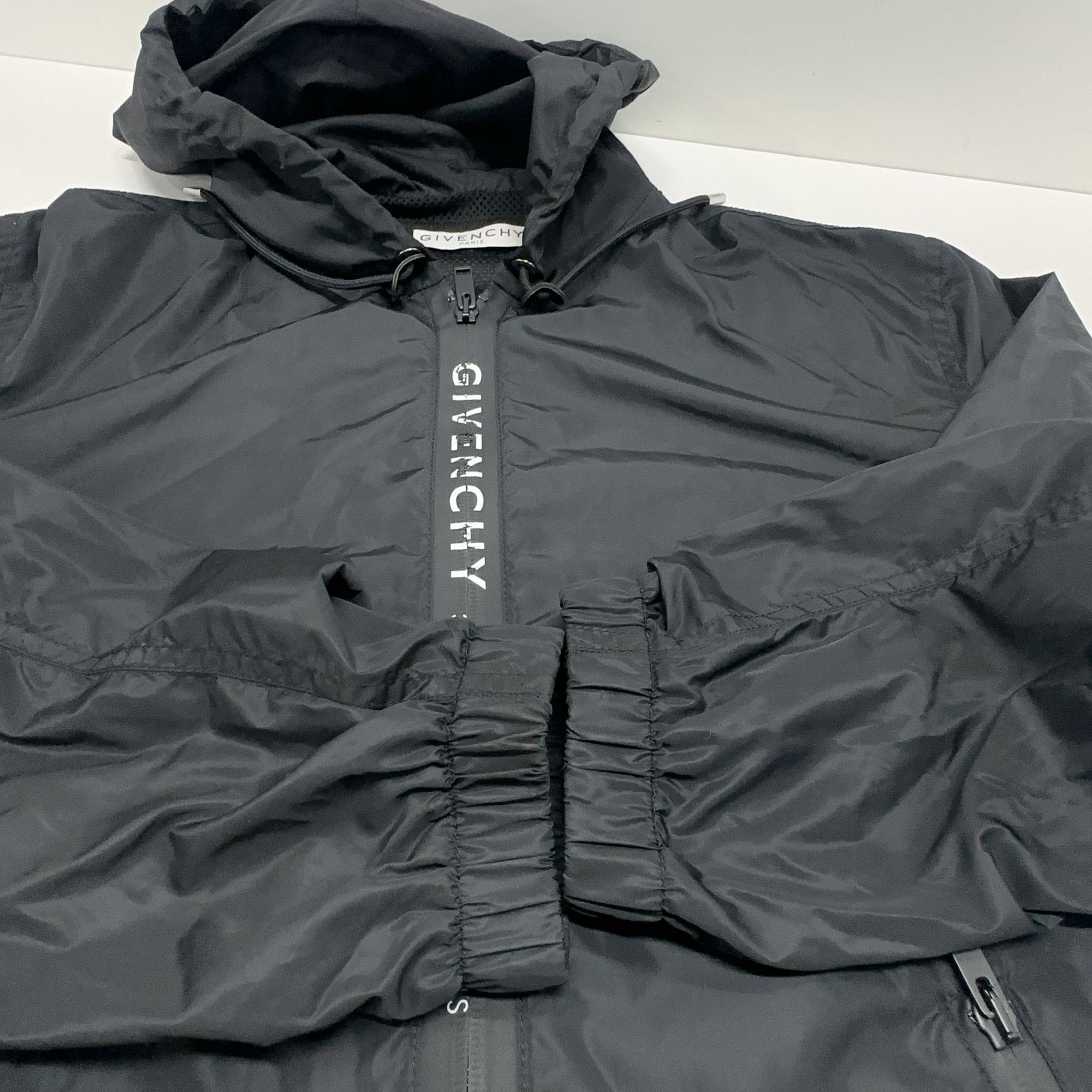 Givenchy Givenchy Logo Nylon Windbreaker Size S Size US S / EU 44-46 / 1 - 11 Thumbnail
