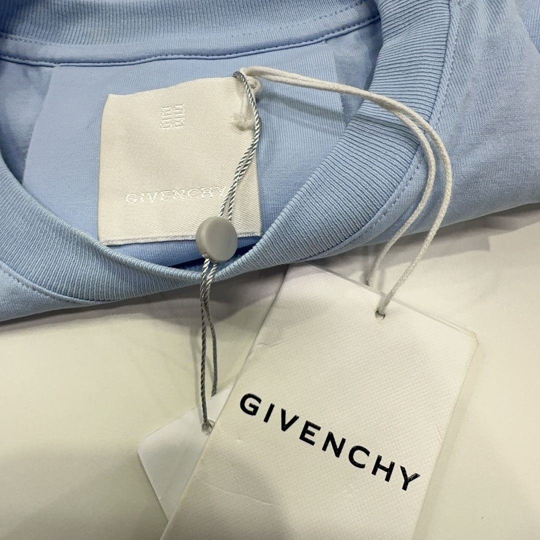 Givenchy Givenchy Logo Graphic T-Shirt Size L Size US L / EU 52-54 / 3 - 3 Thumbnail