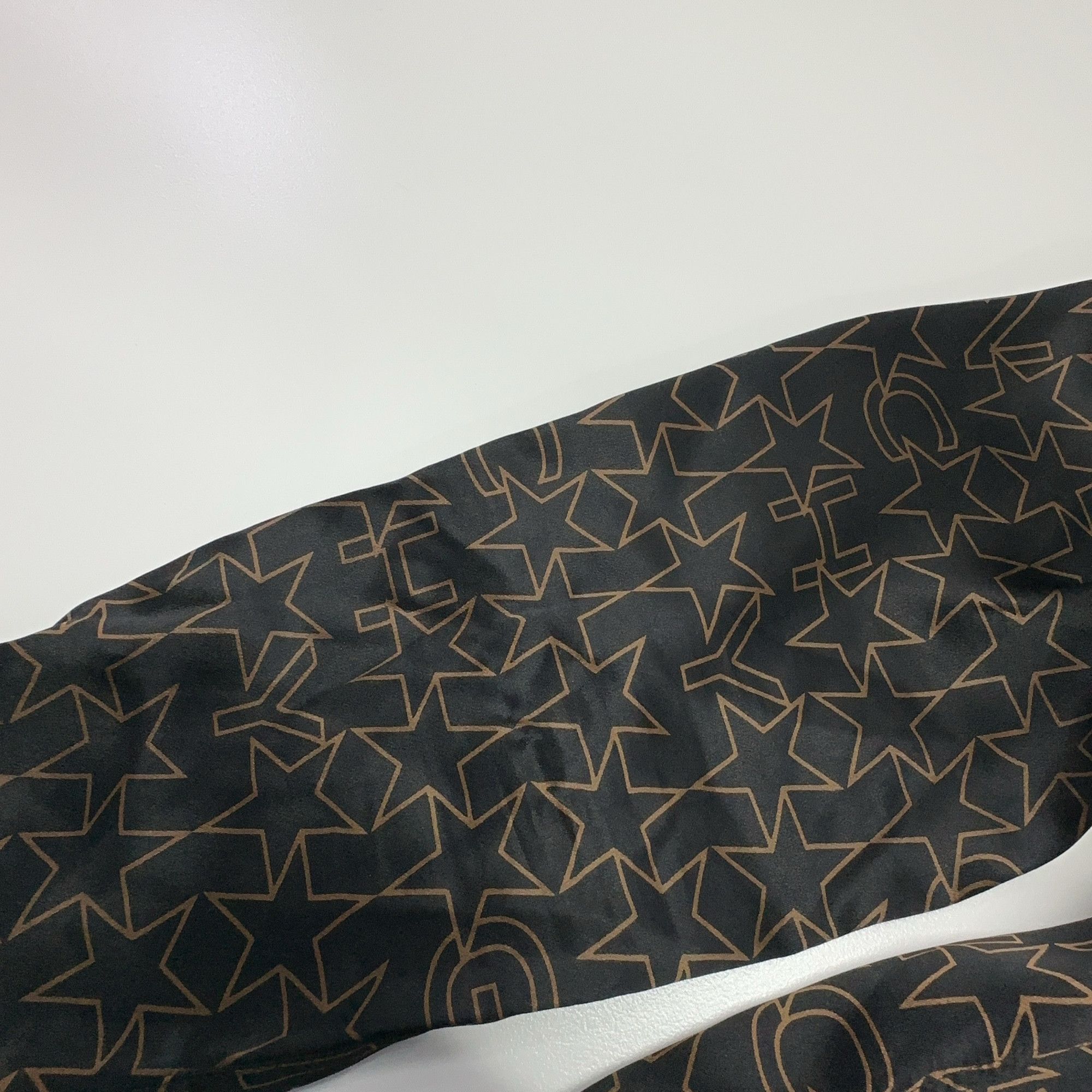 Givenchy Givenchy Star Monogram Silk Button Up Shirt Size S Size US S / EU 44-46 / 1 - 9 Thumbnail