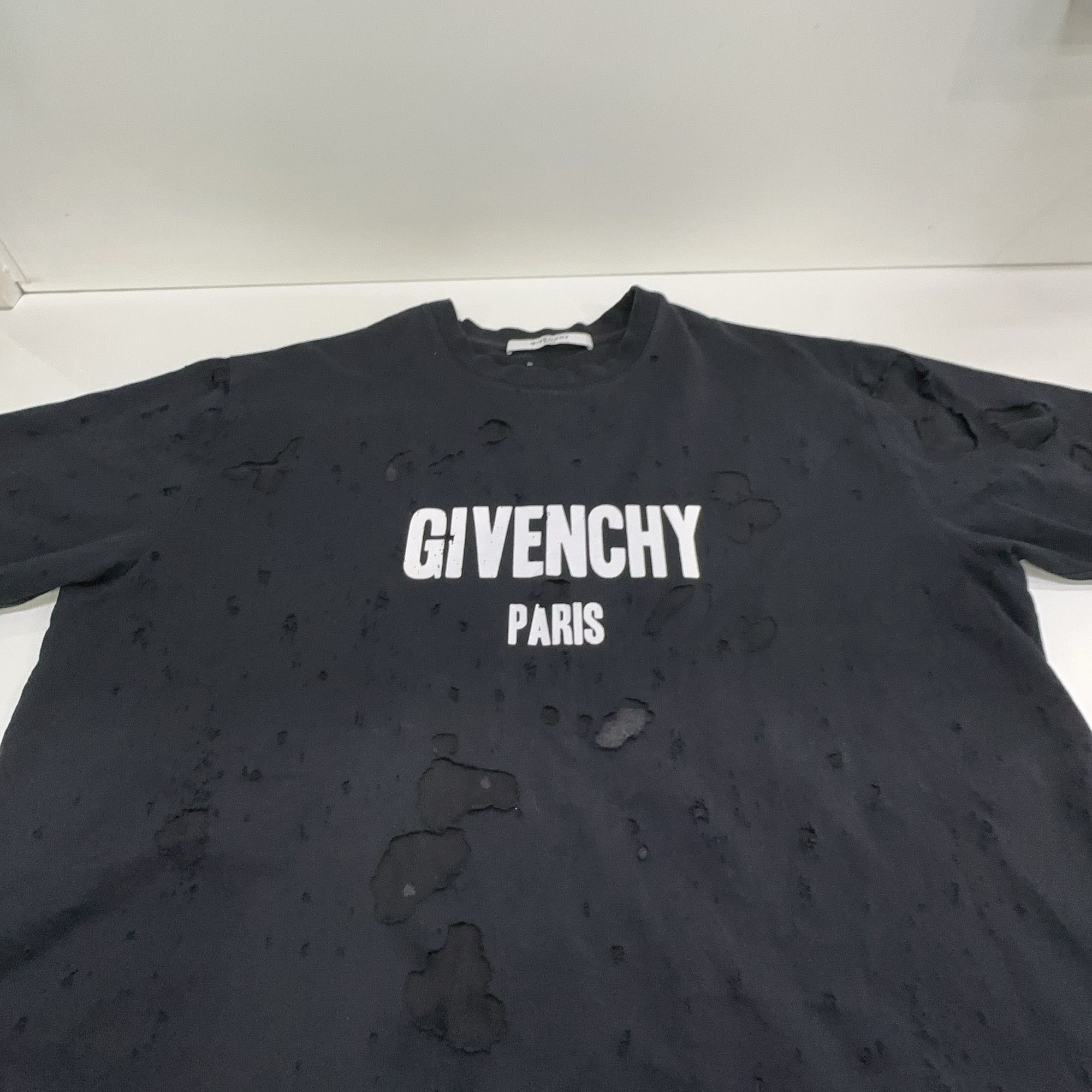 Givenchy Givenchy Distressed Logo T-Shirt Size M Size US M / EU 48-50 / 2 - 6 Thumbnail