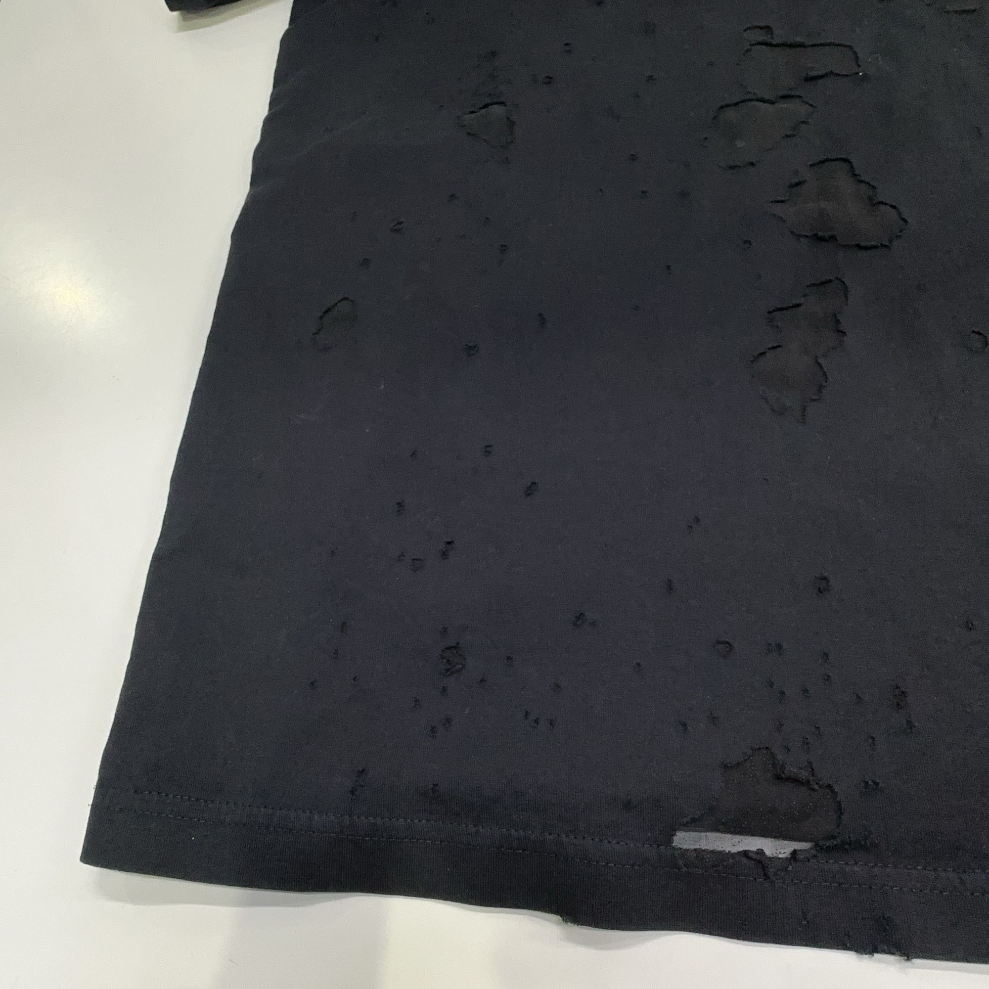Givenchy Givenchy Distressed Logo T-Shirt Size M Size US M / EU 48-50 / 2 - 7 Thumbnail