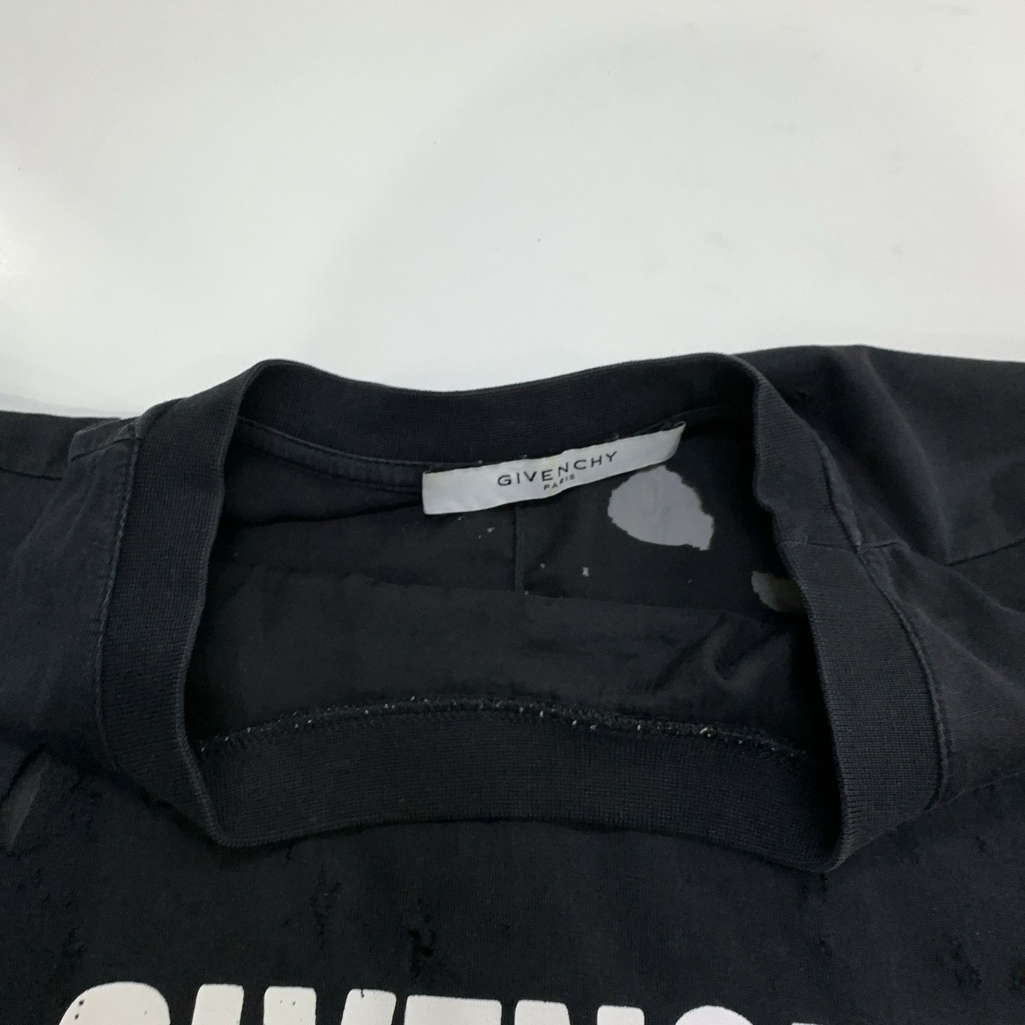 Givenchy Givenchy Distressed Logo T-Shirt Size M Size US M / EU 48-50 / 2 - 5 Thumbnail