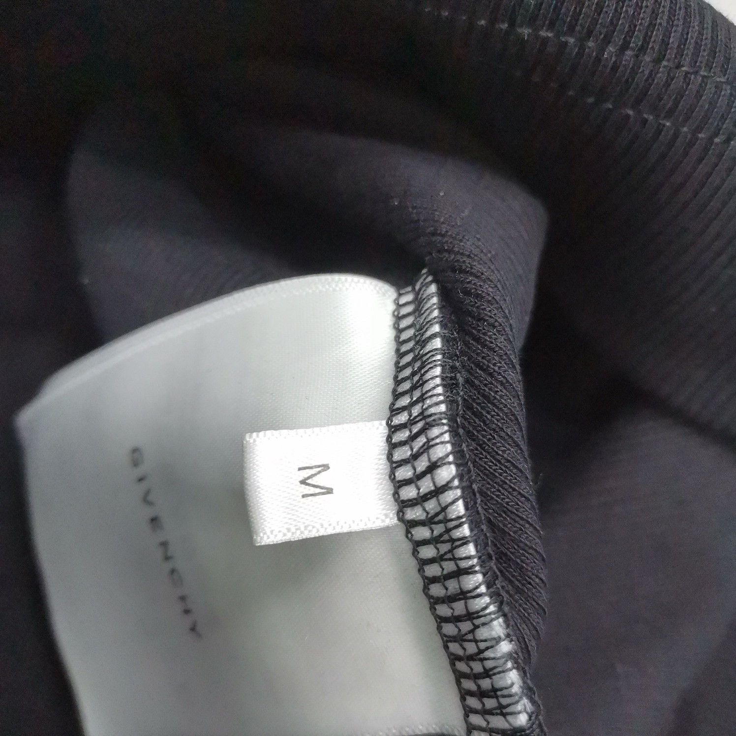 Givenchy Givenchy Metal Logo T-Shirt Size M Size M / US 6-8 / IT 42-44 - 4 Thumbnail