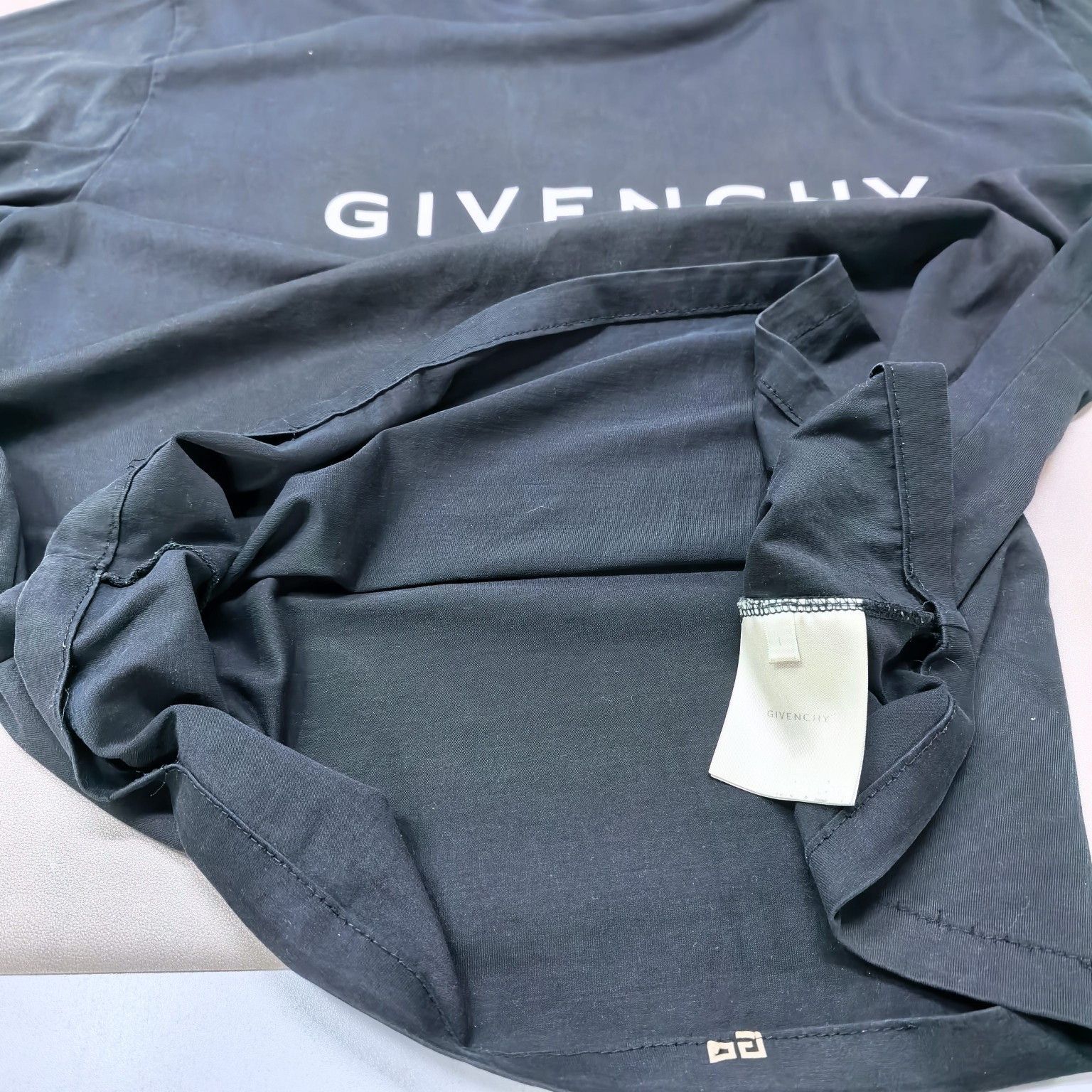 Givenchy Givenchy Logo Cotton T-Shirt L Size US L / EU 52-54 / 3 - 12 Thumbnail