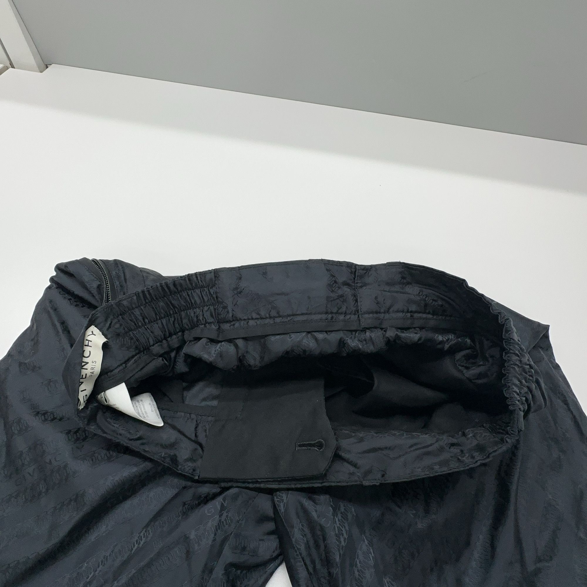 Givenchy Givenchy Logo Jacquard Nylon Casual Pants Size 28 Size US 28 / EU 44 - 4 Thumbnail