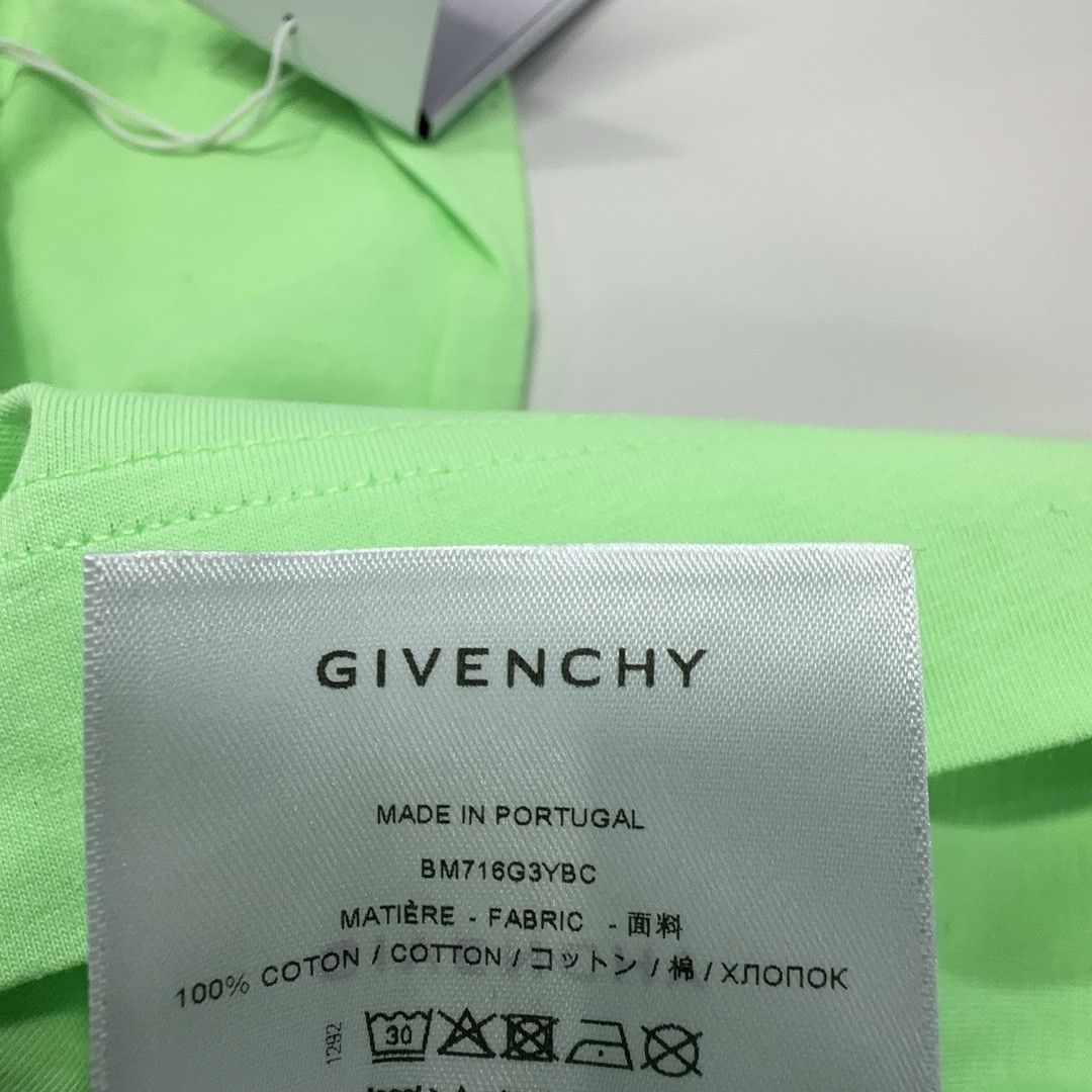 Givenchy Givenchy Lock Graphic T-Shirt XXS Size US XXS / EU 40 - 4 Thumbnail