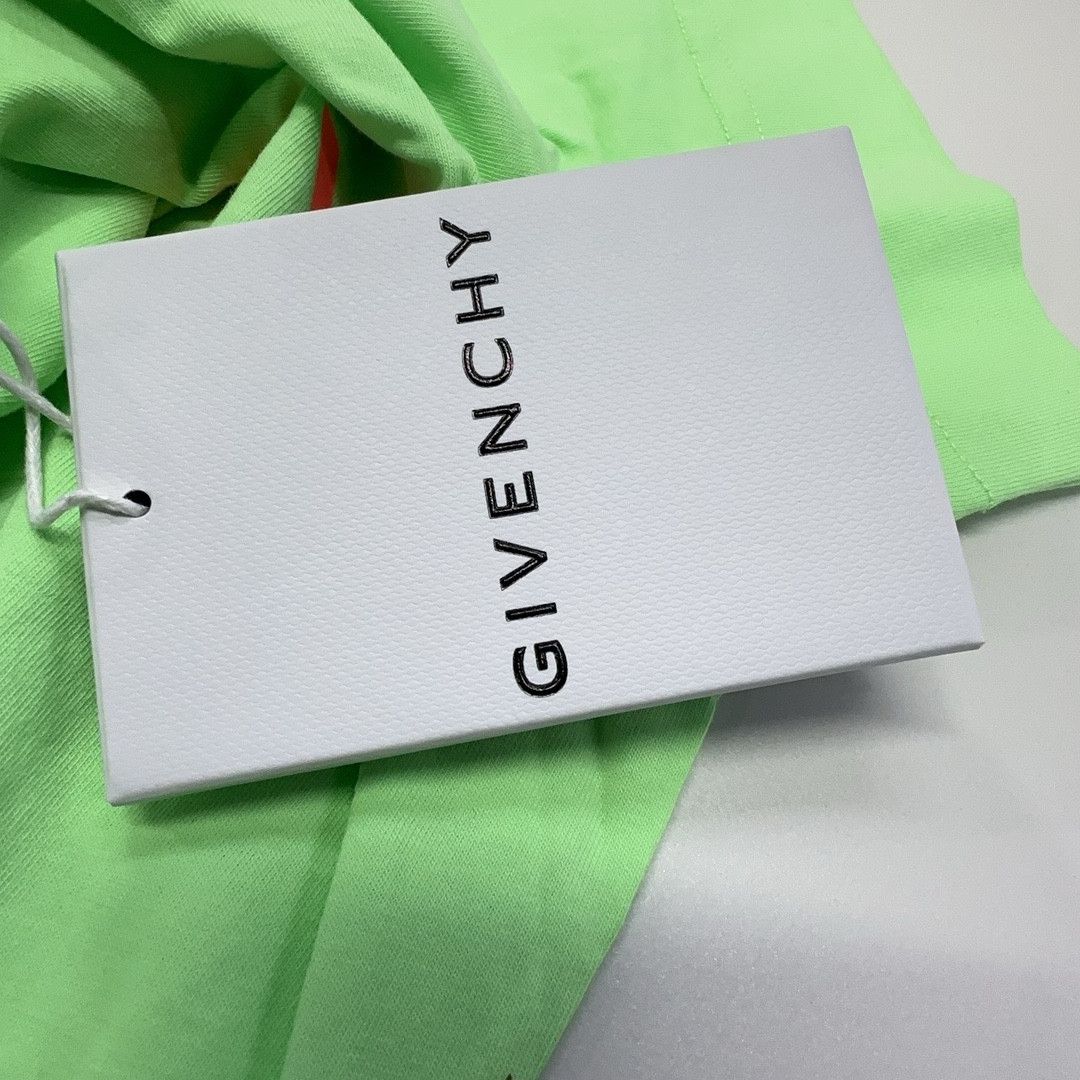 Givenchy Givenchy Lock Graphic T-Shirt XXS Size US XXS / EU 40 - 6 Thumbnail