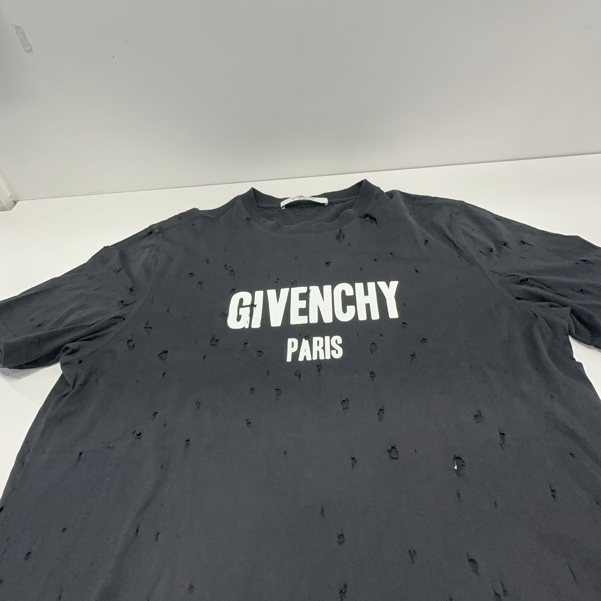 Givenchy Givenchy Distressed Logo T-Shirt Size M Size M / US 6-8 / IT 42-44 - 7 Thumbnail