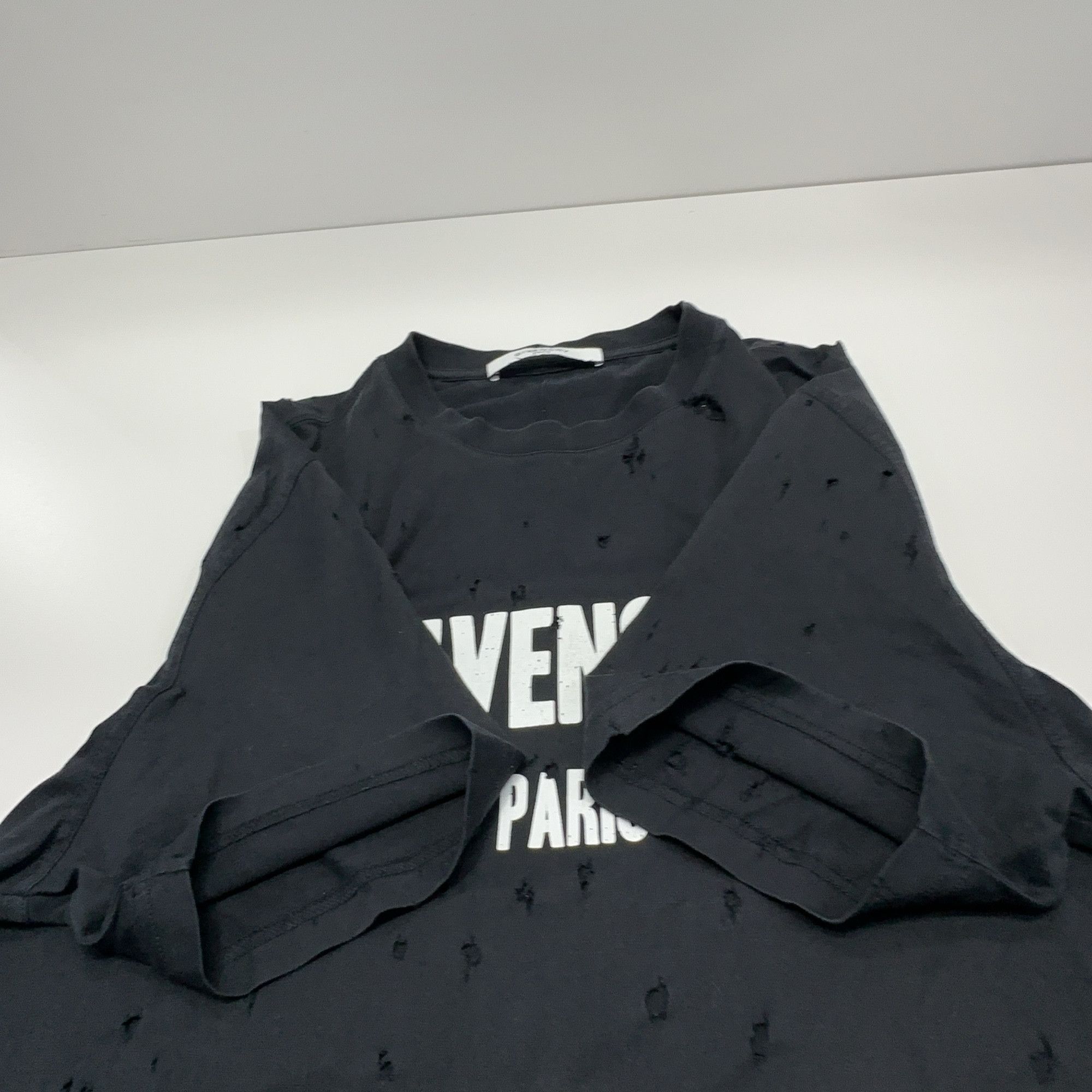 Givenchy Givenchy Distressed Logo T-Shirt Size M Size M / US 6-8 / IT 42-44 - 11 Thumbnail
