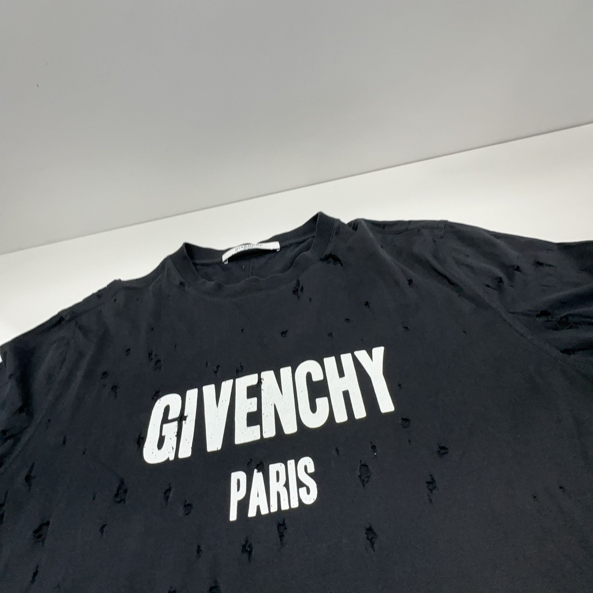 Givenchy Givenchy Distressed Logo T-Shirt Size M Size M / US 6-8 / IT 42-44 - 5 Thumbnail