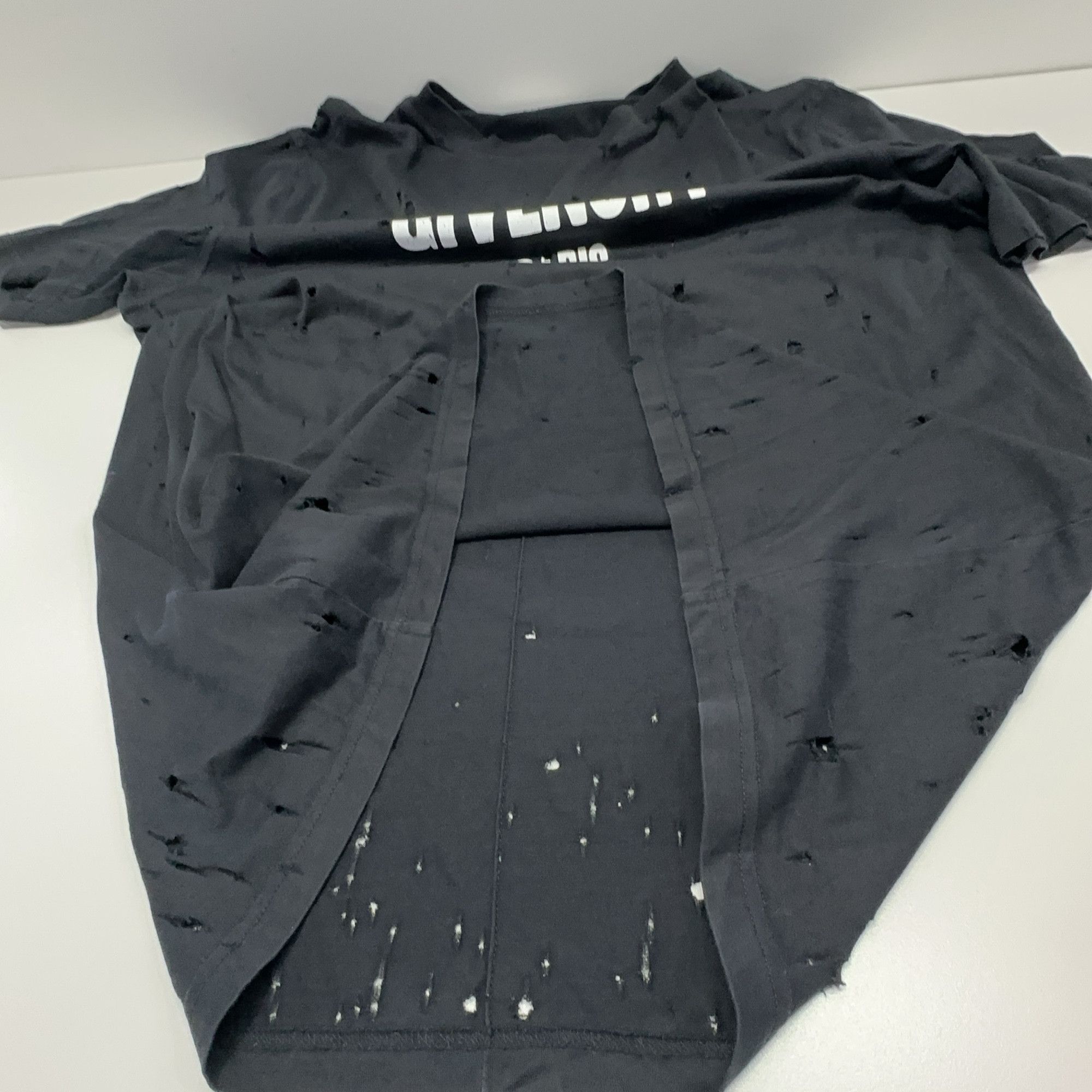 Givenchy Givenchy Distressed Logo T-Shirt Size M Size M / US 6-8 / IT 42-44 - 9 Thumbnail