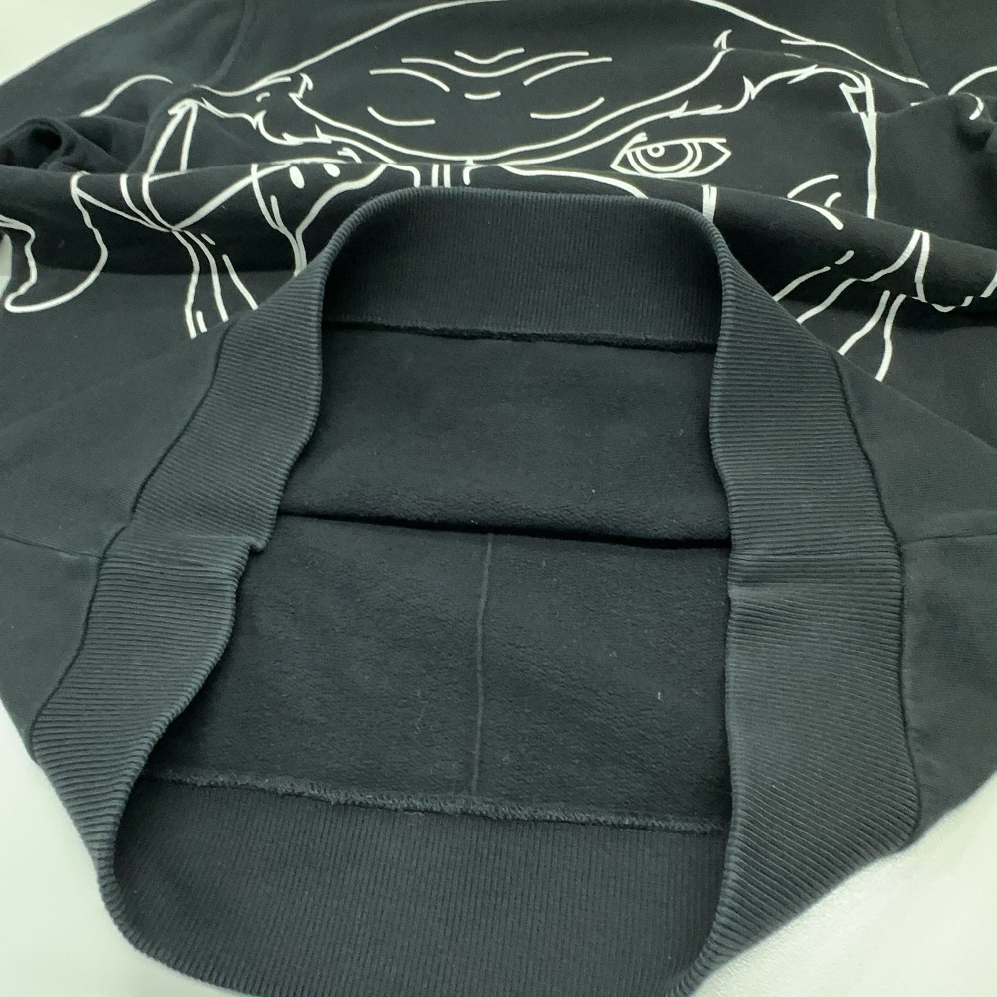Givenchy Givenchy Graphic Sweatshirt Size XS Size US XS / EU 42 / 0 - 8 Thumbnail