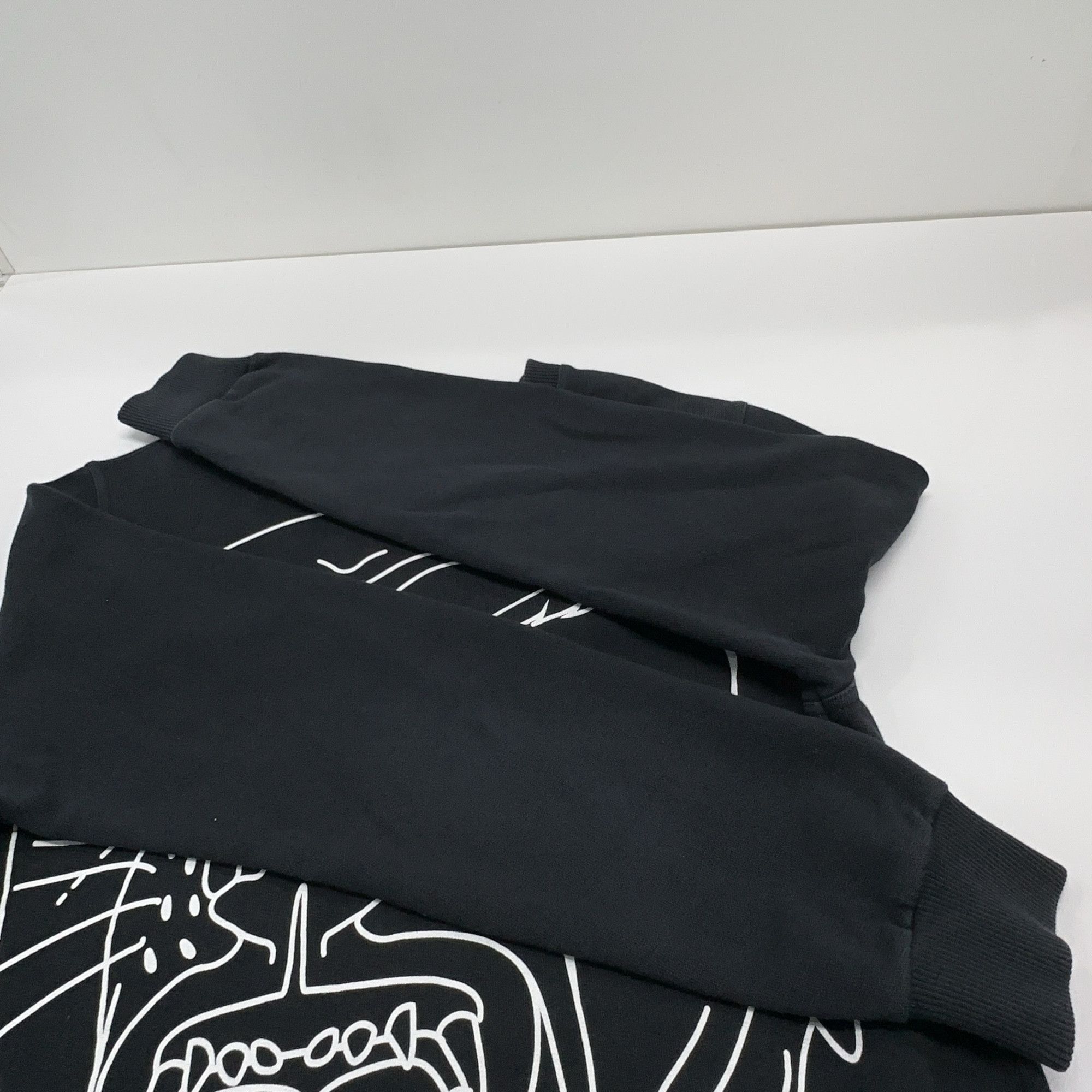 Givenchy Givenchy Graphic Sweatshirt Size XS Size US XS / EU 42 / 0 - 6 Thumbnail