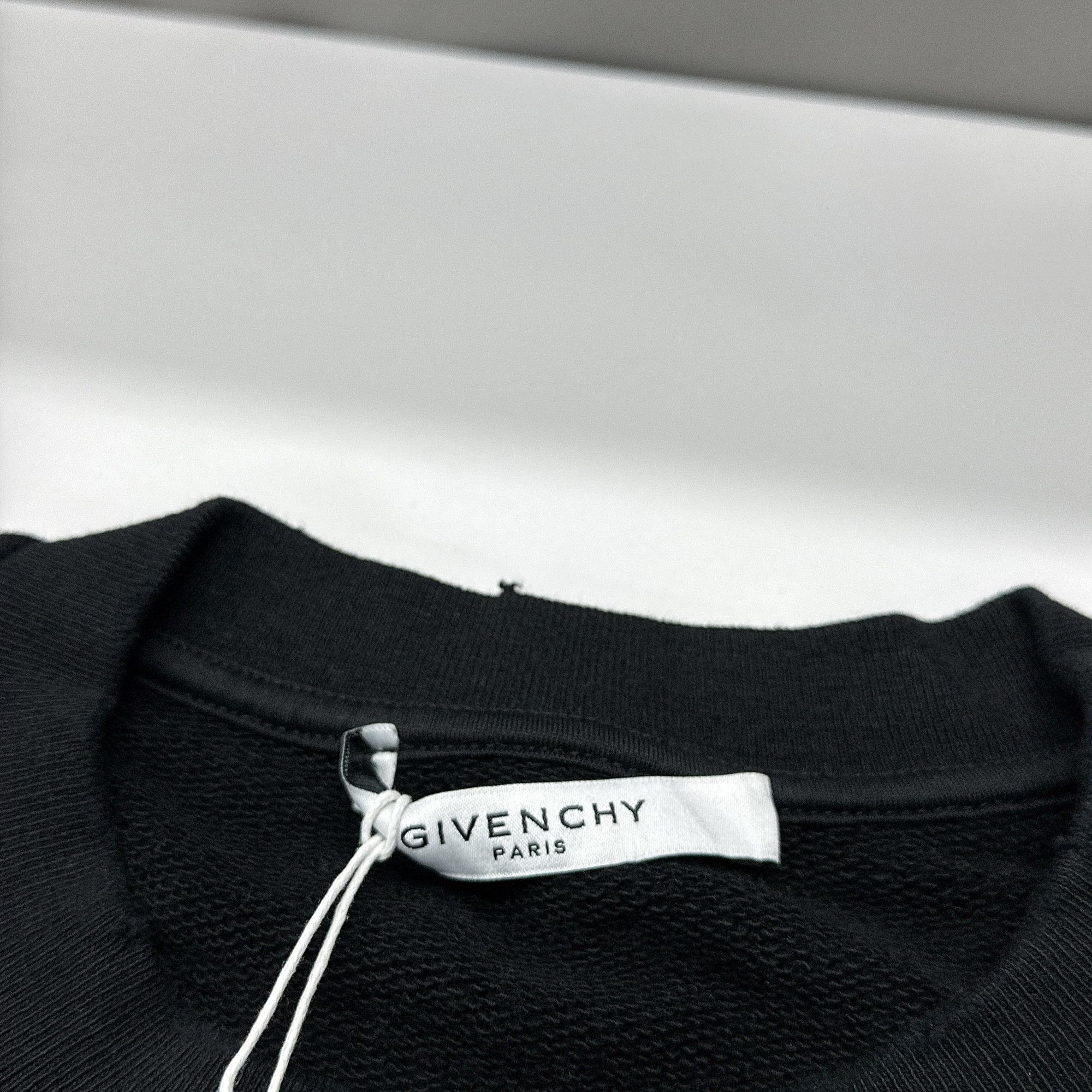 Givenchy Givenchy Libra Graphic Sweatshirt Size L Size US L / EU 52-54 / 3 - 3 Thumbnail