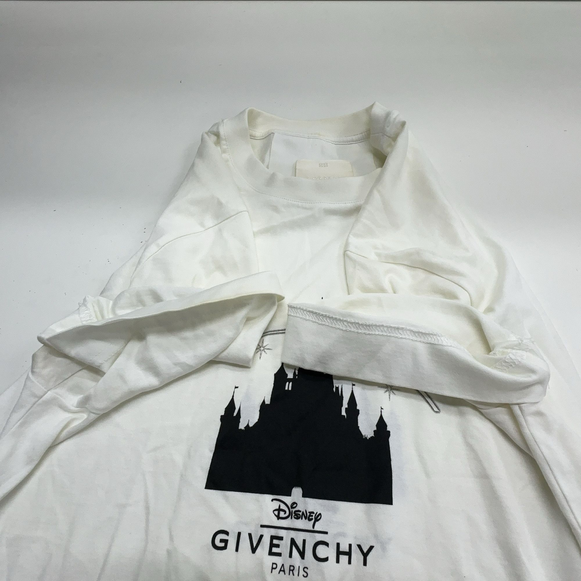 Givenchy Givenchy x Disney Castle T-Shirt Size M Size US M / EU 48-50 / 2 - 7 Thumbnail