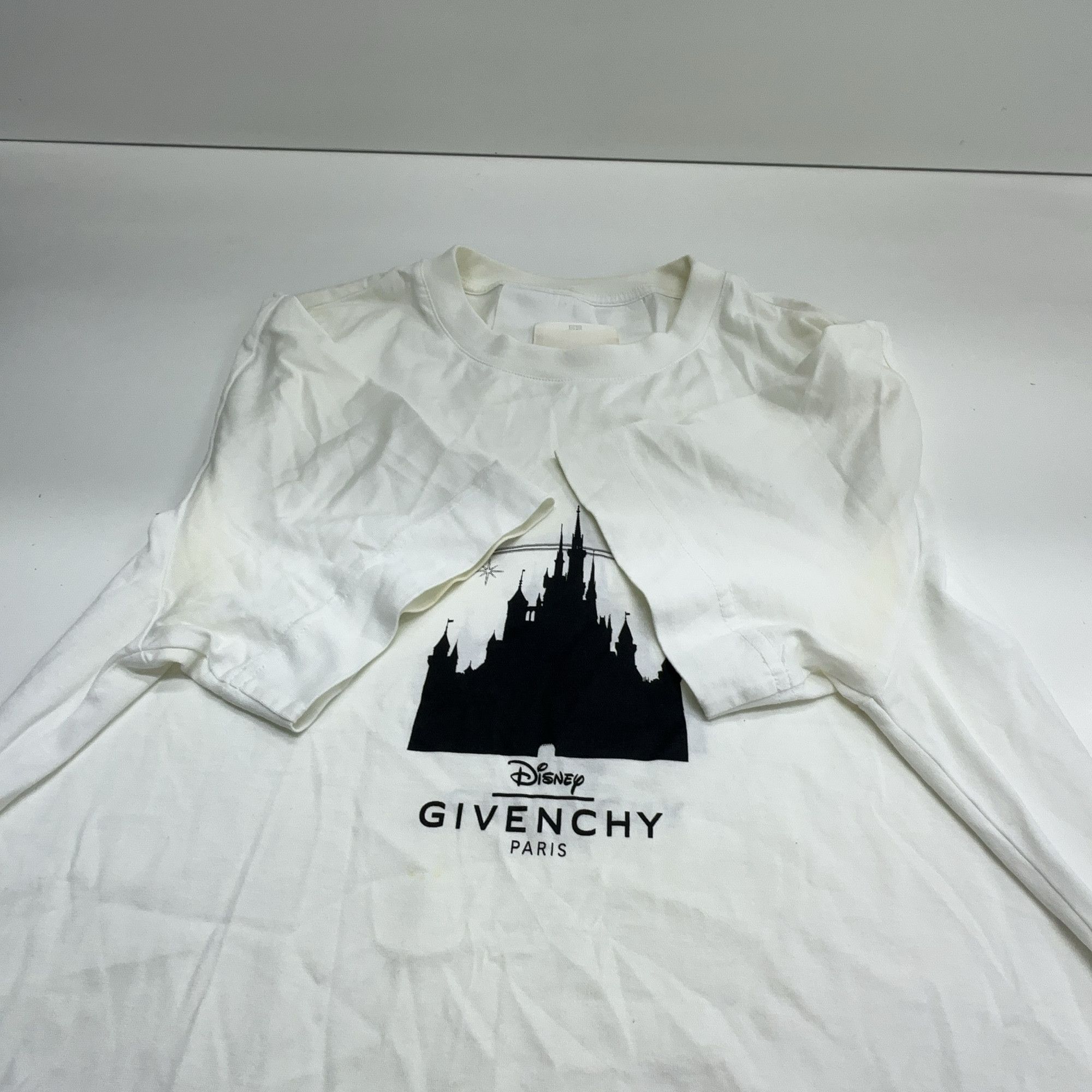 Givenchy Givenchy x Disney Castle T-Shirt Size M Size US M / EU 48-50 / 2 - 9 Thumbnail