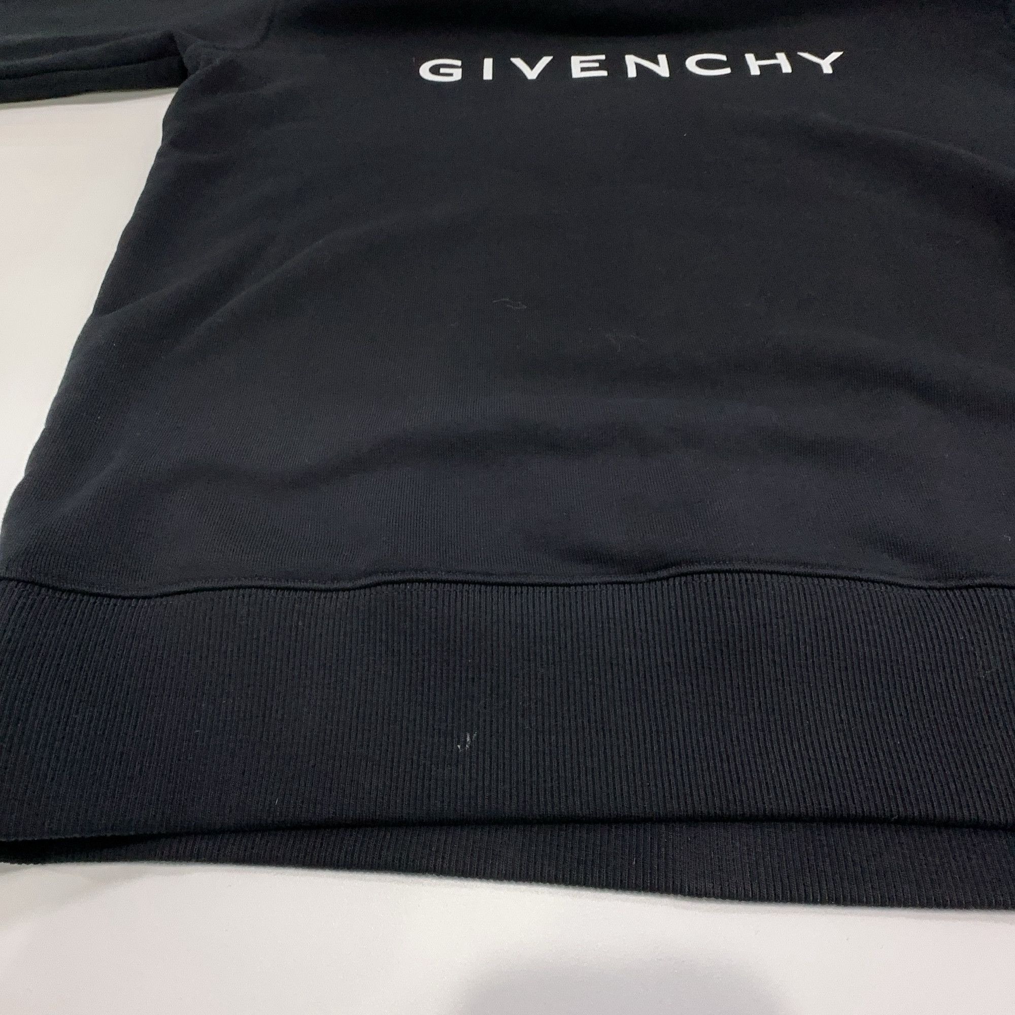 Givenchy Givenchy Logo Sweatshirt Size L Size US L / EU 52-54 / 3 - 7 Thumbnail