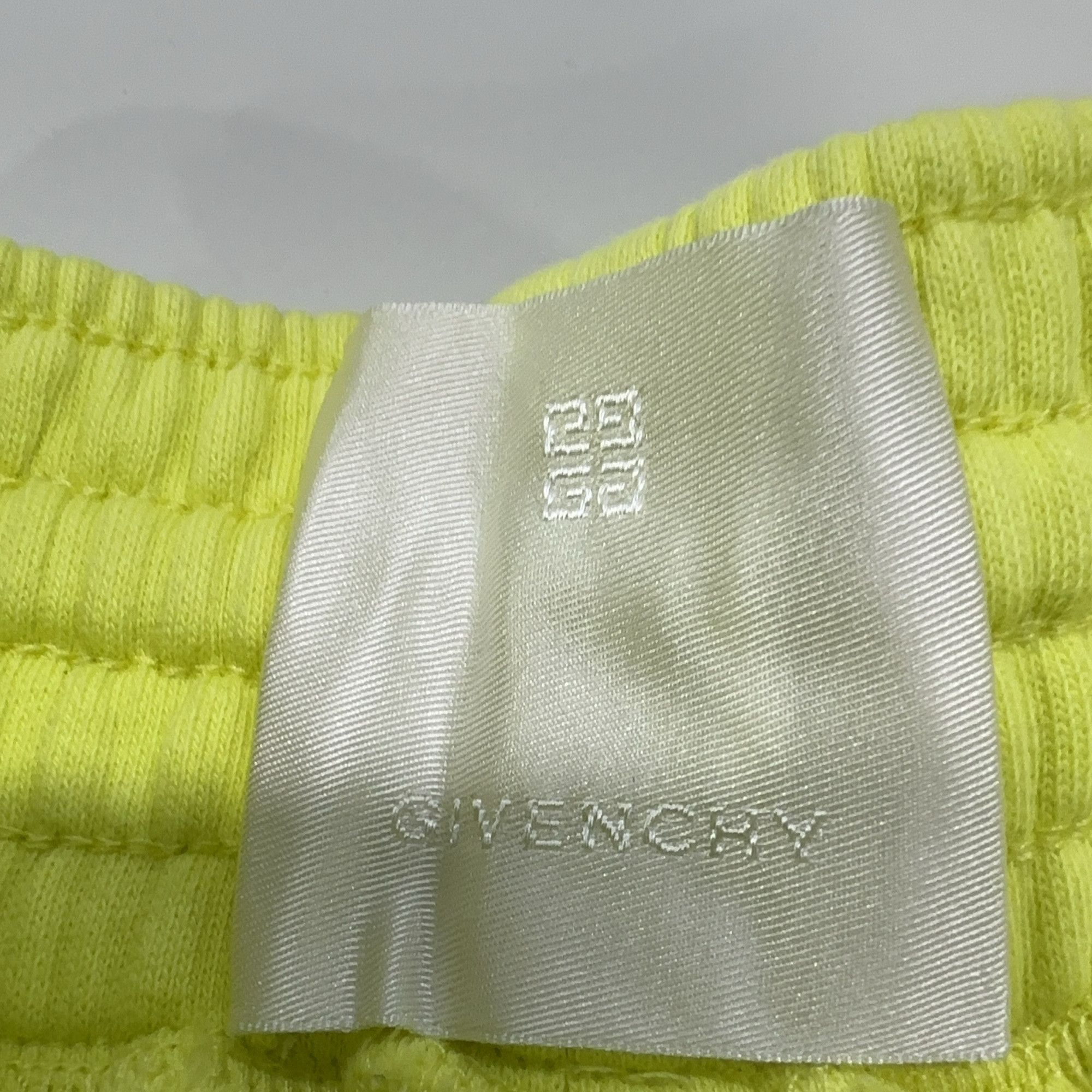 Givenchy Givenchy Yellow Graphic Logo Shorts Size S Size US 30 / EU 46 - 5 Thumbnail