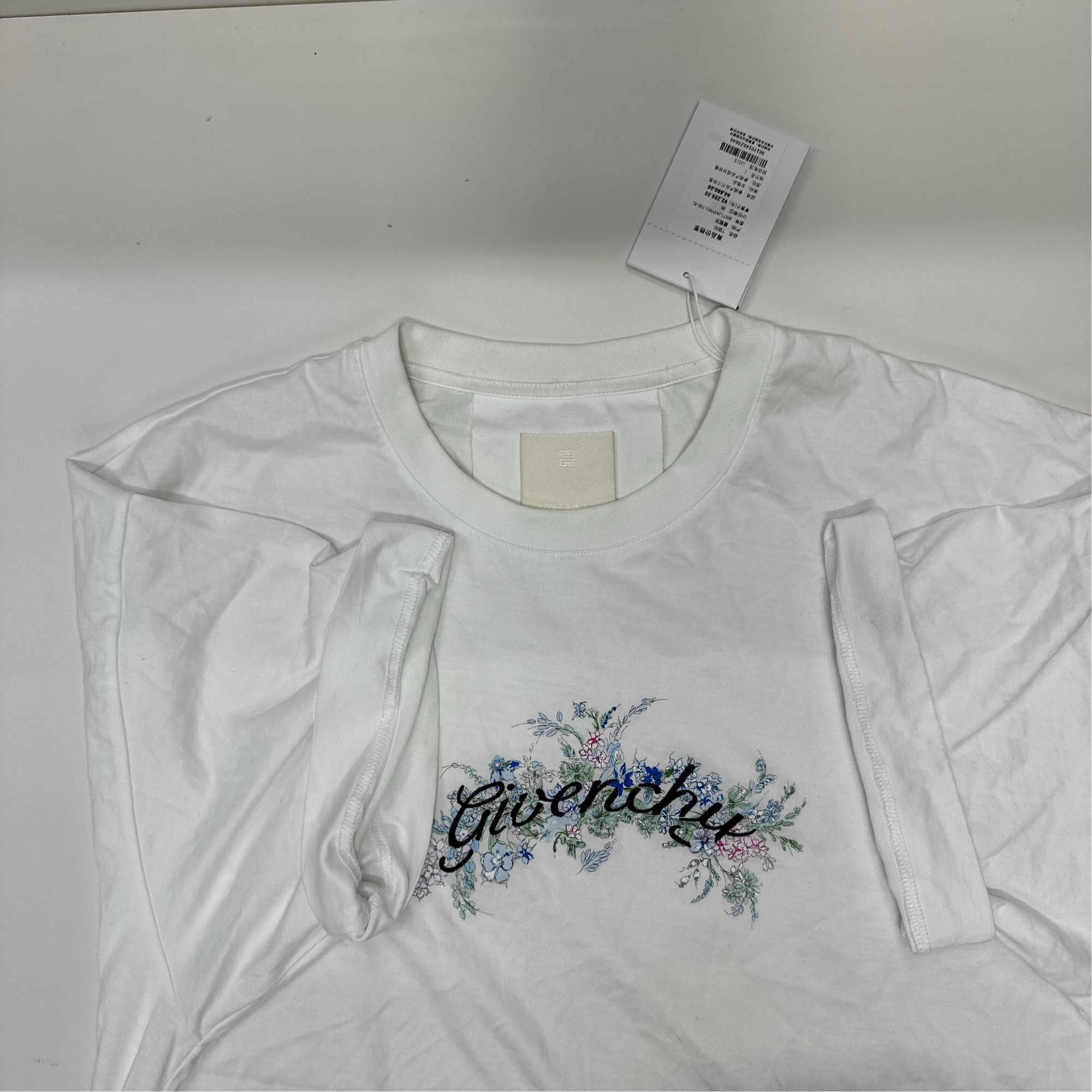 Givenchy Givenchy Floral Print T-Shirt Size XL Size US XL / EU 56 / 4 - 6 Thumbnail