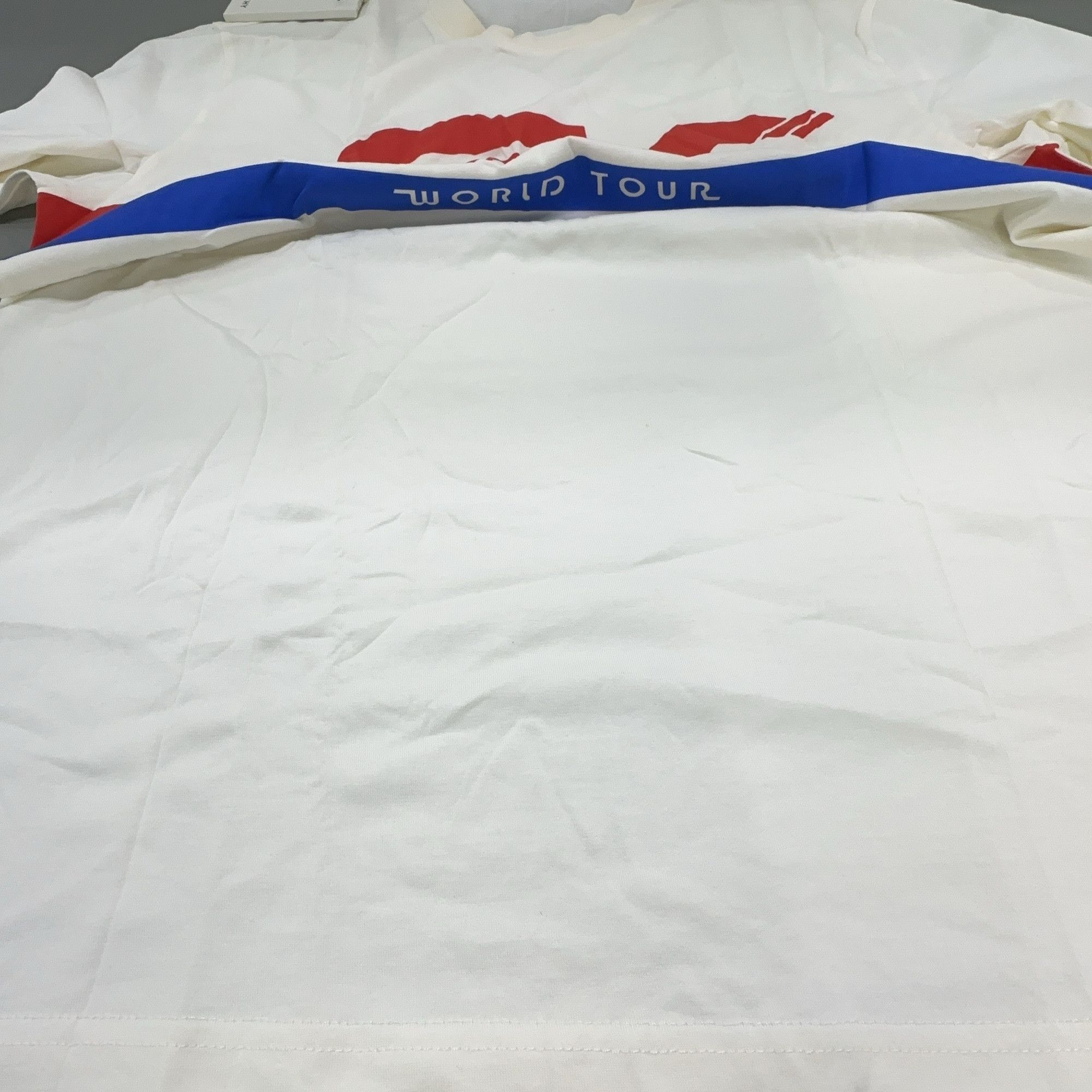 Givenchy Givenchy GV World Tour T-Shirt Size L Size US L / EU 52-54 / 3 - 6 Thumbnail