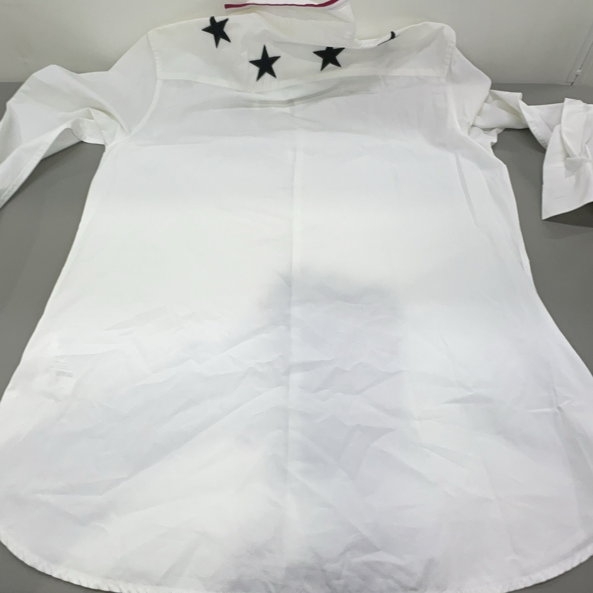 Givenchy Givenchy Star Embroidered Button Up Shirt Size 41 Size US L / EU 52-54 / 3 - 14 Thumbnail
